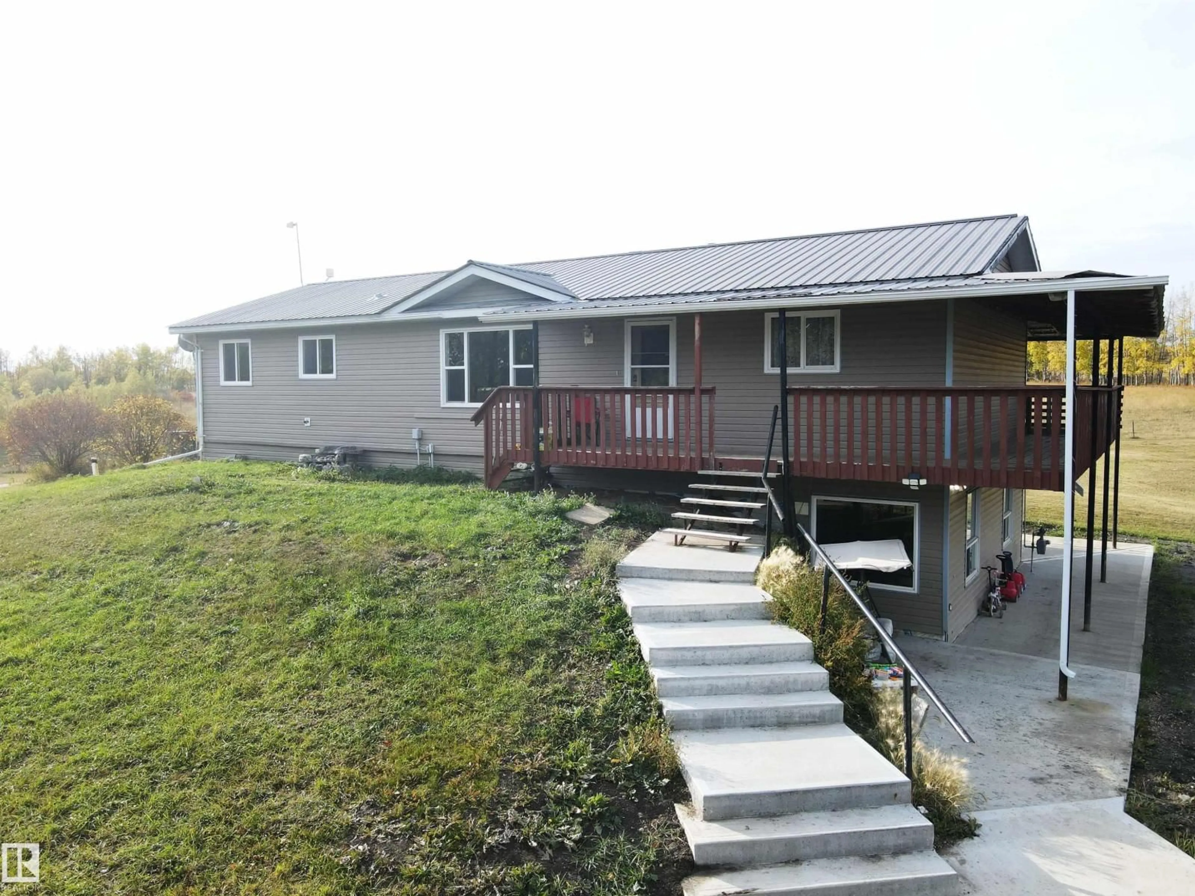 A pic from outside/outdoor area/front of a property/back of a property/a pic from drone, unknown for 7215 TOWNSHIP RD 504, Rural Brazeau County Alberta T7A2A2
