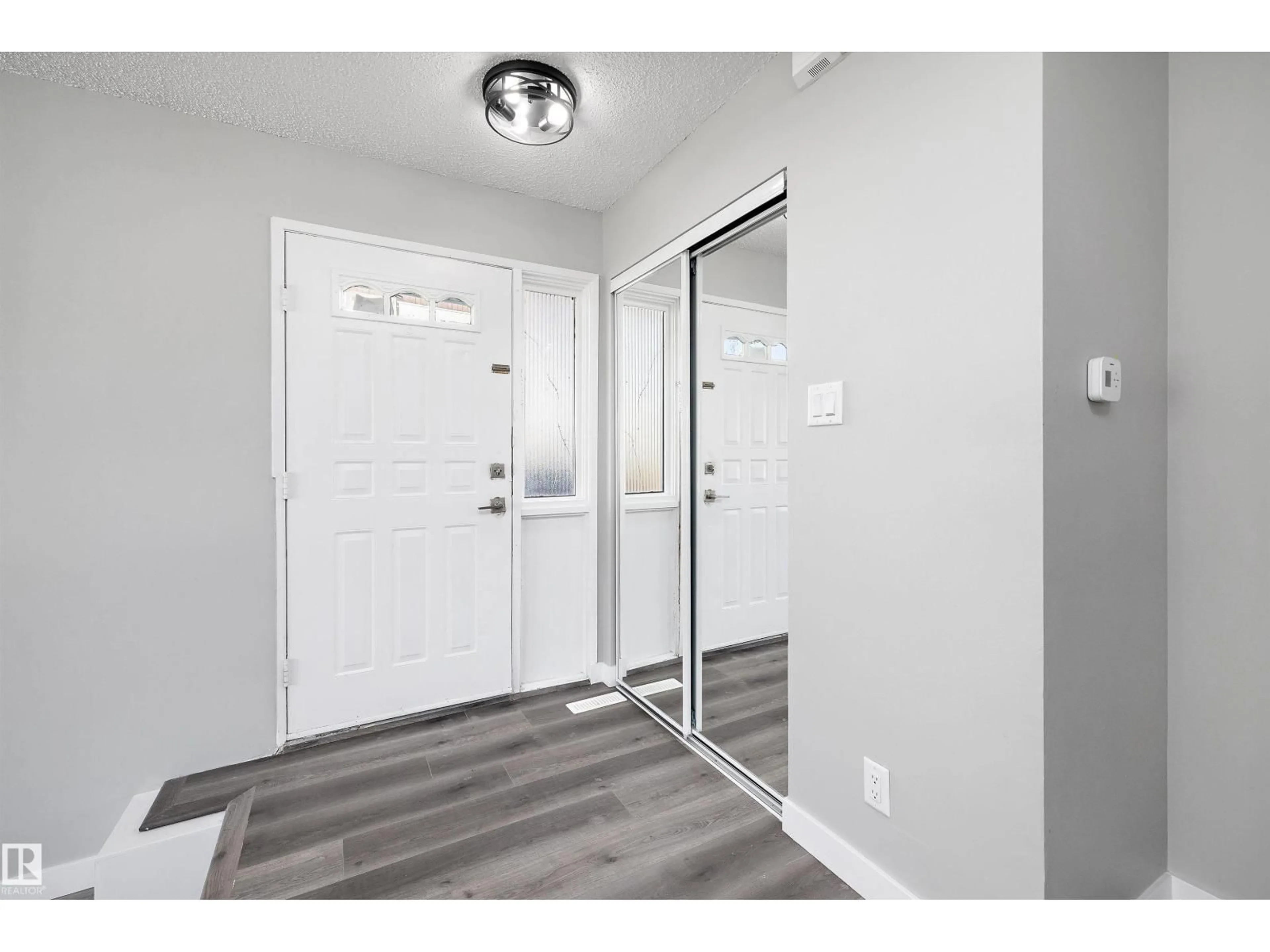 Indoor entryway for 2019 38 ST, Edmonton Alberta T6L3G9