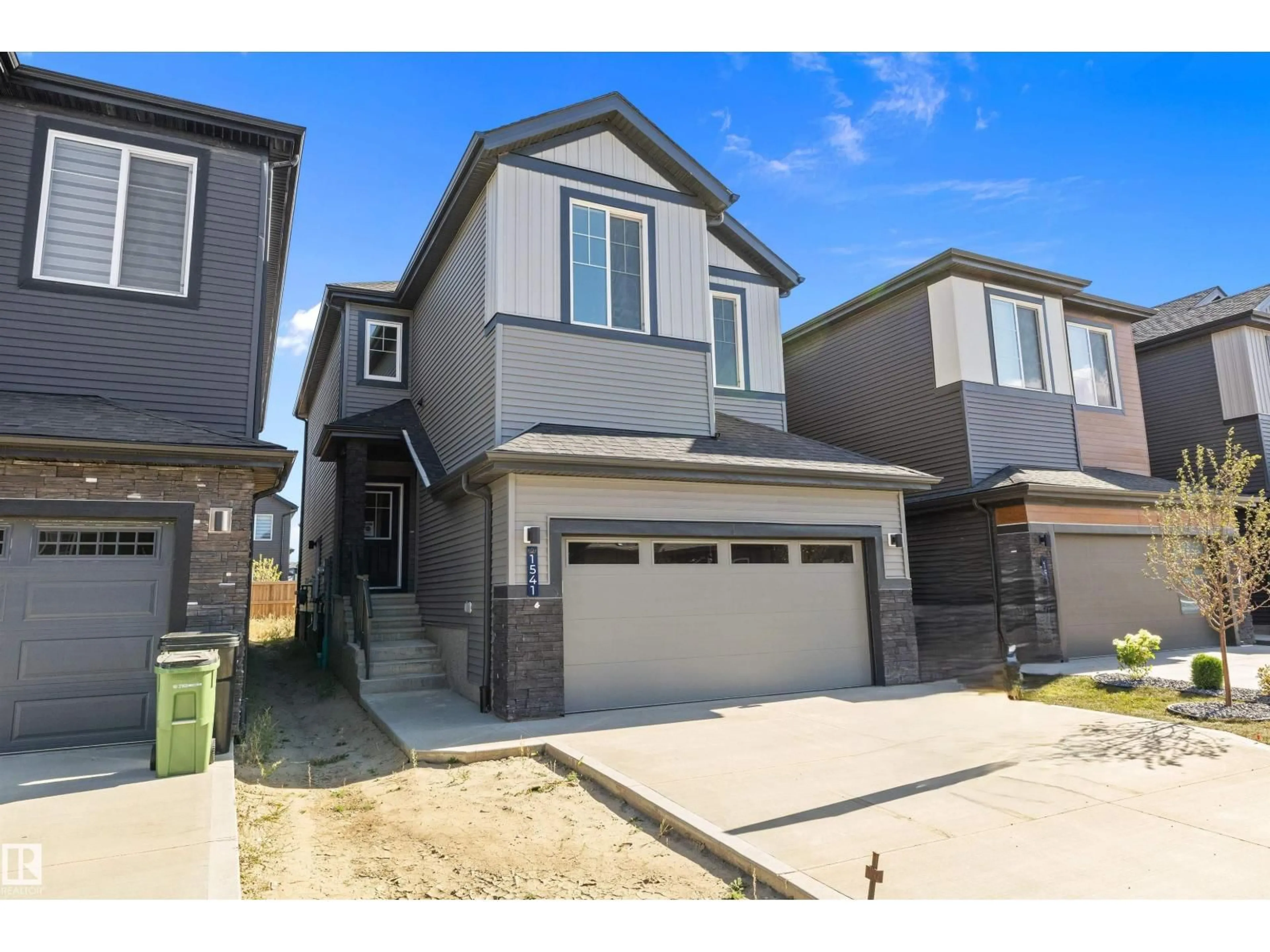 Home with vinyl exterior material, street for LI NW - 1541 SISKIN LINK, Edmonton Alberta T5S0T9