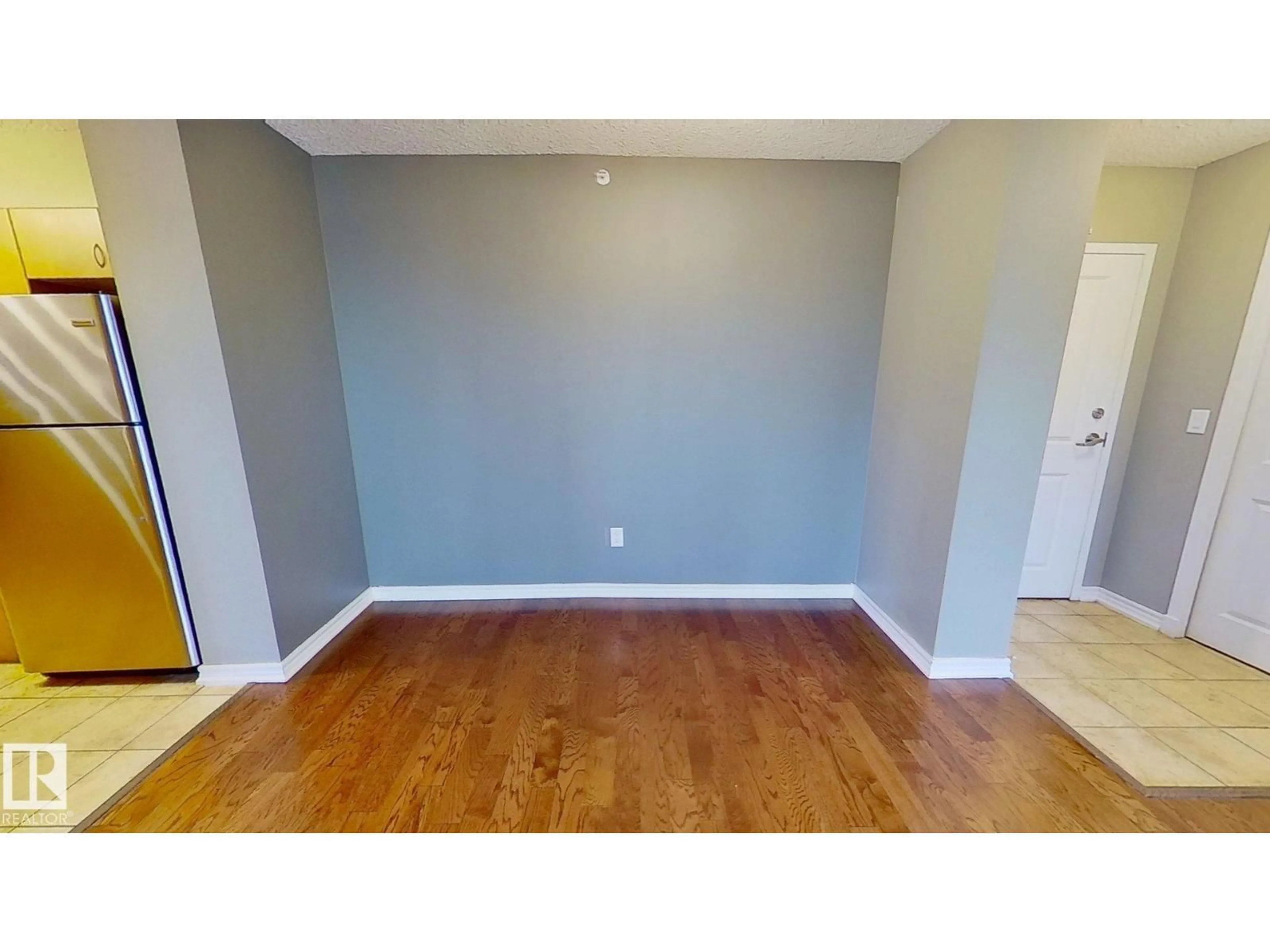A pic of a room for 1604 105 ST NW, Edmonton Alberta T5J5G3