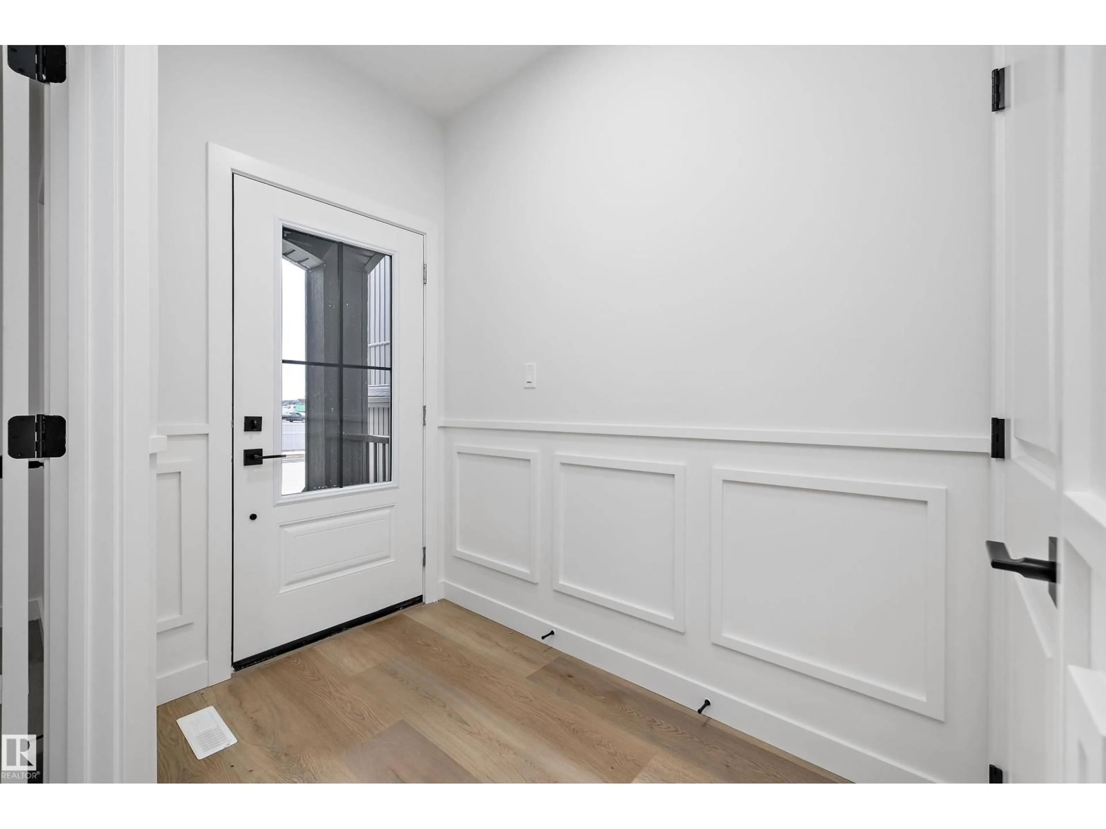 Indoor entryway for 26 CHARTRES CL, St. Albert Alberta T8T2C9