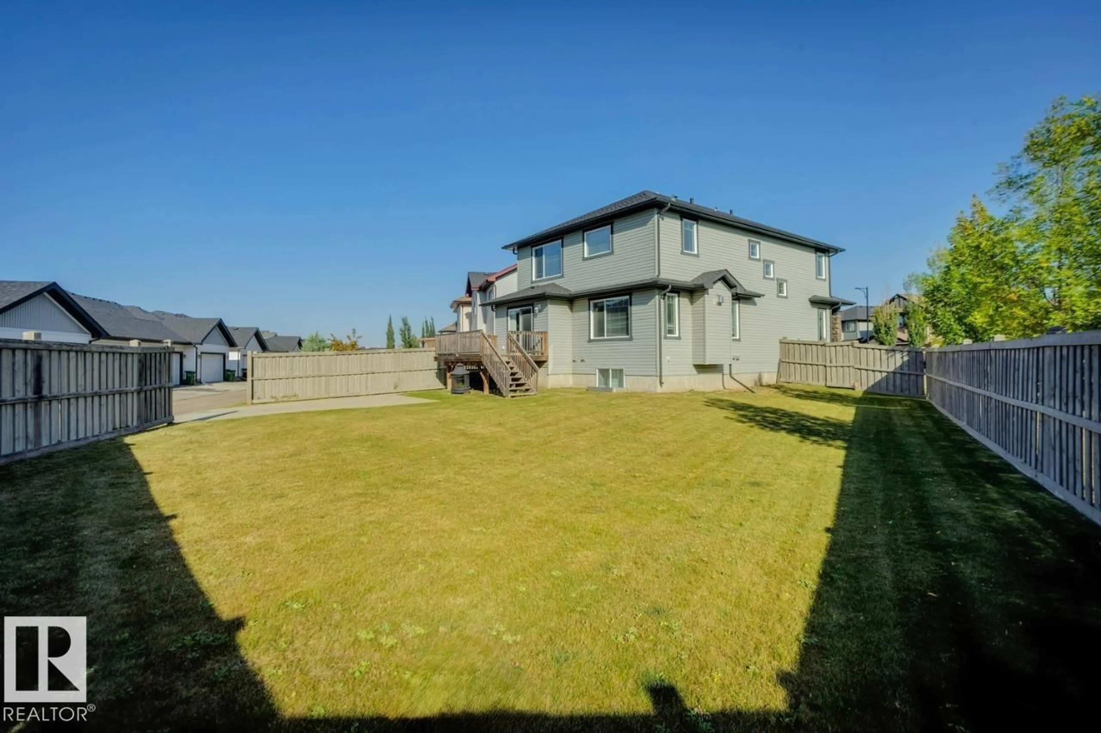 A pic from outside/outdoor area/front of a property/back of a property/a pic from drone, unknown for 3552 CLAXTON CR, Edmonton Alberta T6W0Z7
