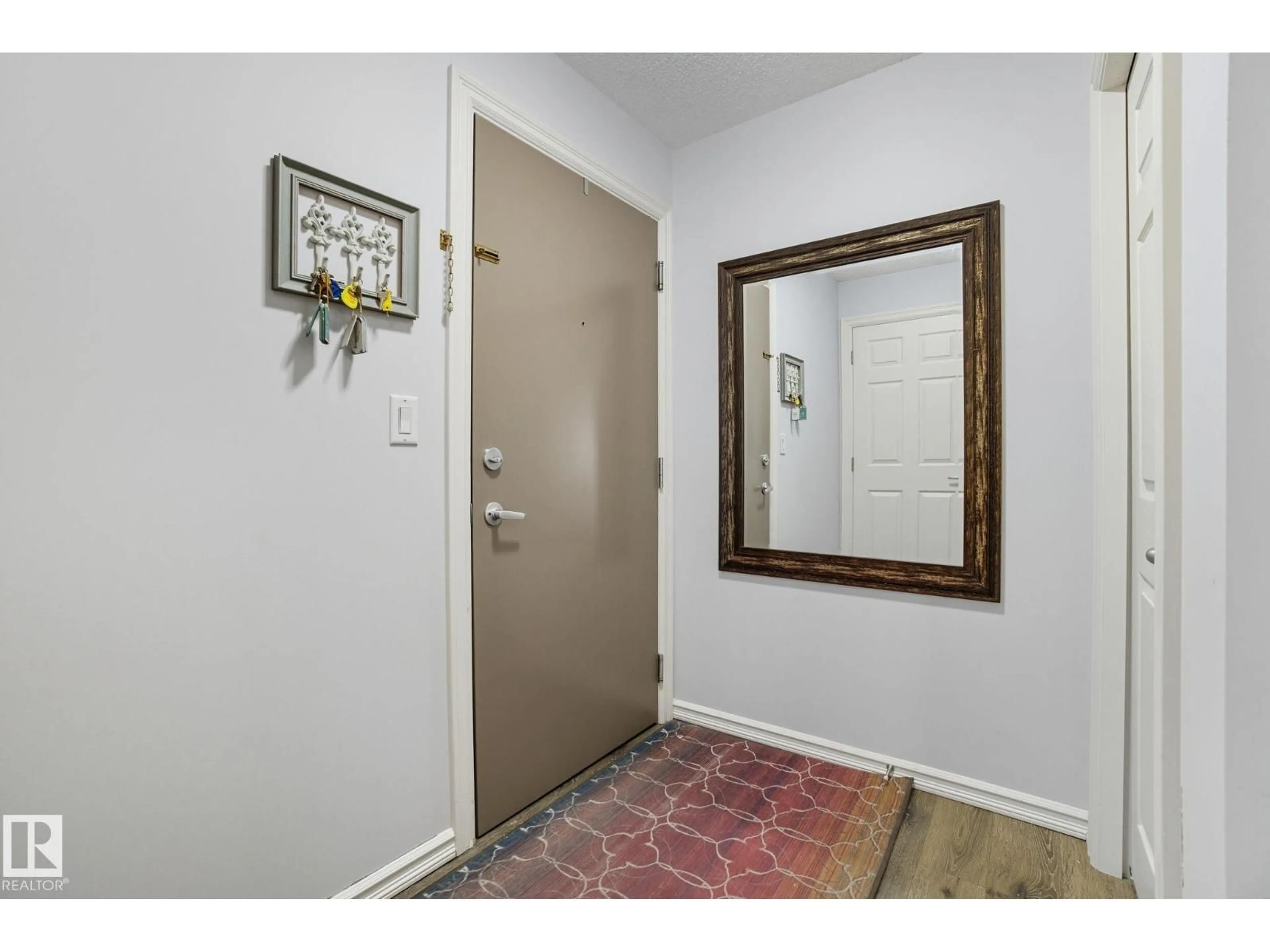 Indoor entryway for 316 - 4407 23 ST NW, Edmonton Alberta T6T0B6