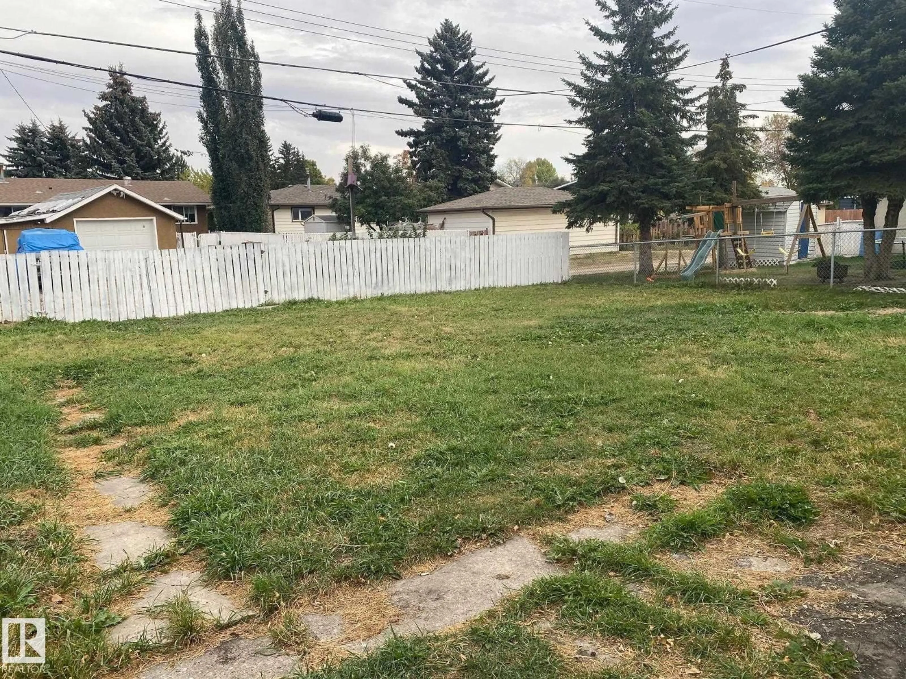 Patio, street for 5411 48 ST, Wetaskiwin Alberta T9A1G6