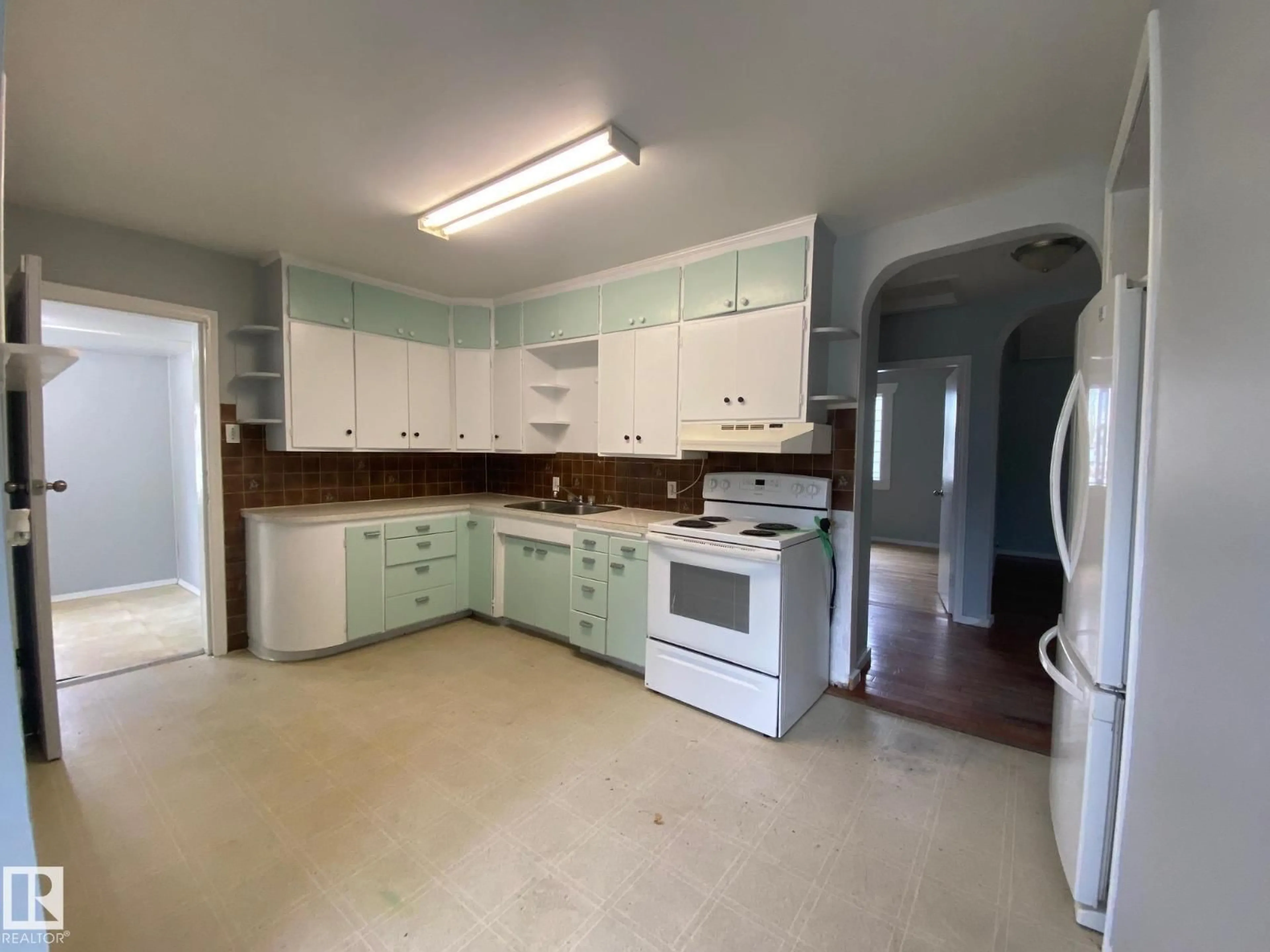 Unknown for 5411 48 ST, Wetaskiwin Alberta T9A1G6