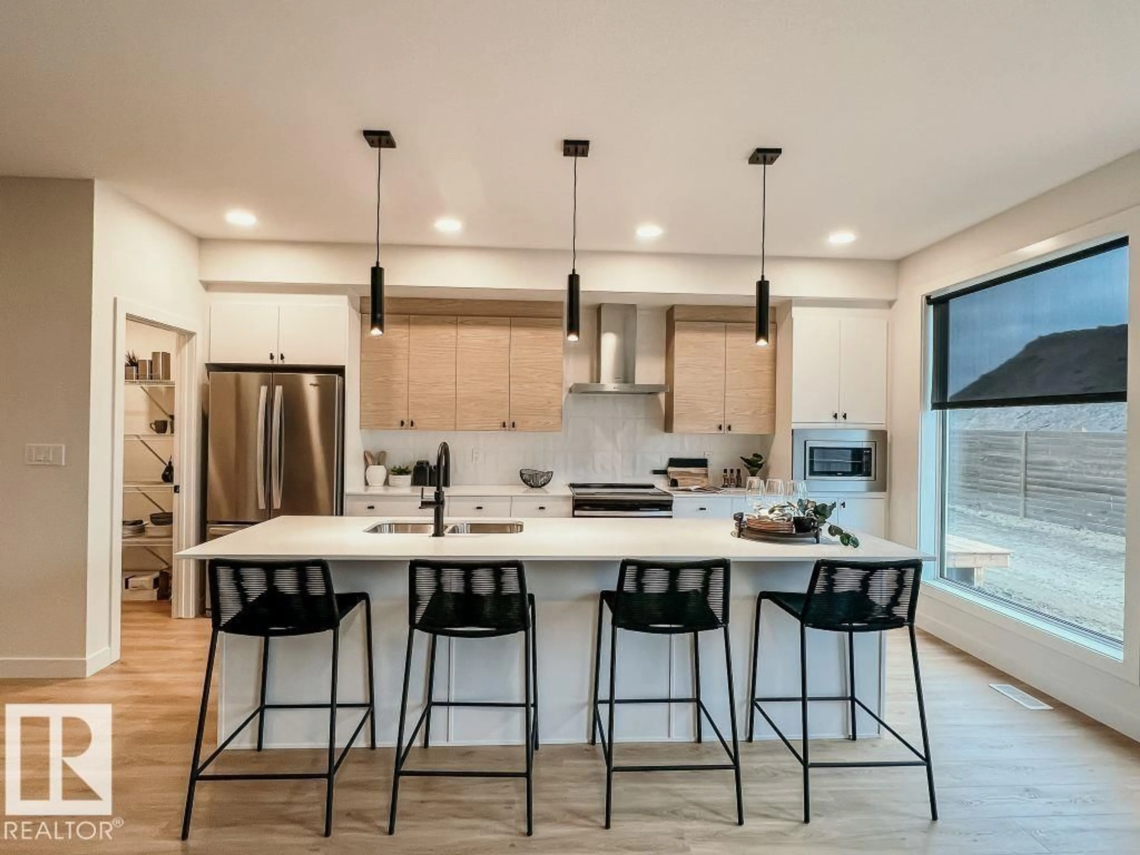 Contemporary kitchen, ceramic/tile floor for 6909 51 AV, Beaumont Alberta T4X3E4