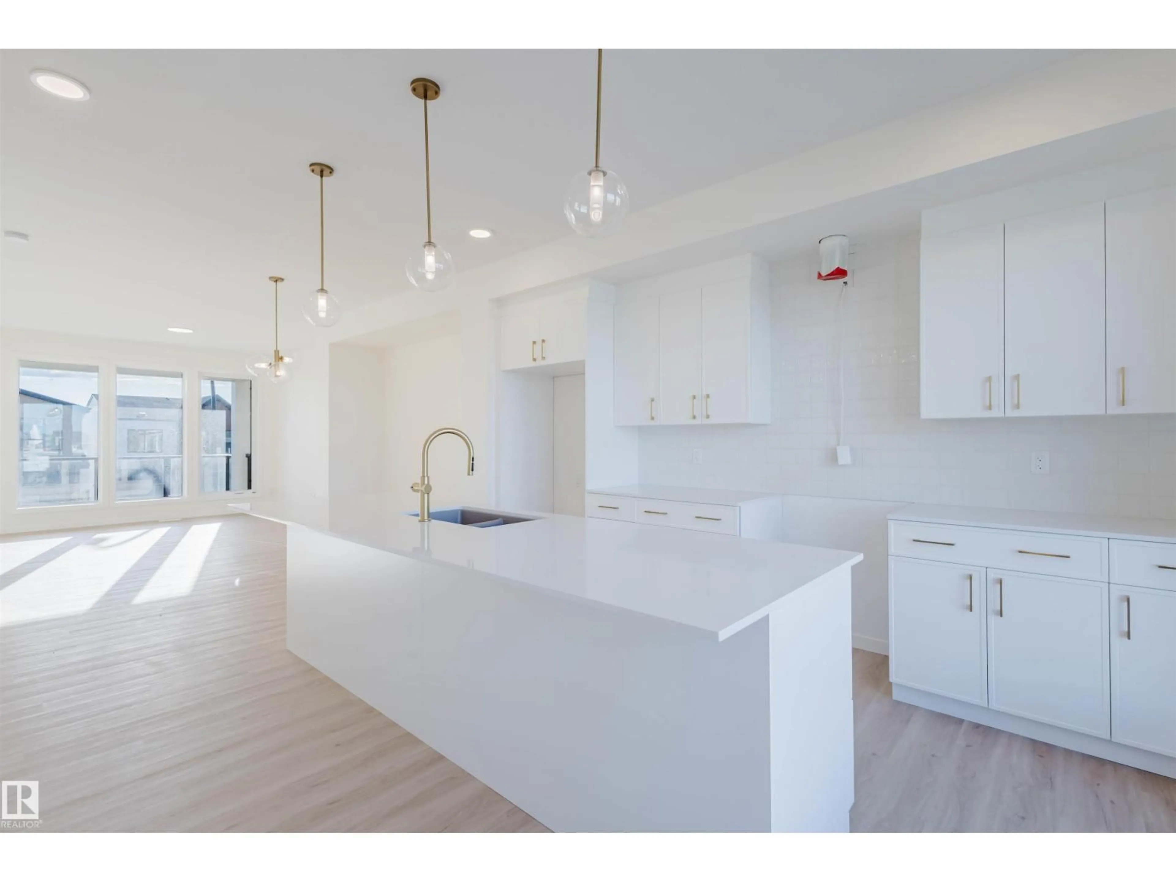 Open concept kitchen, ceramic/tile floor for SW - 463 33 ST, Edmonton Alberta T6X3C9