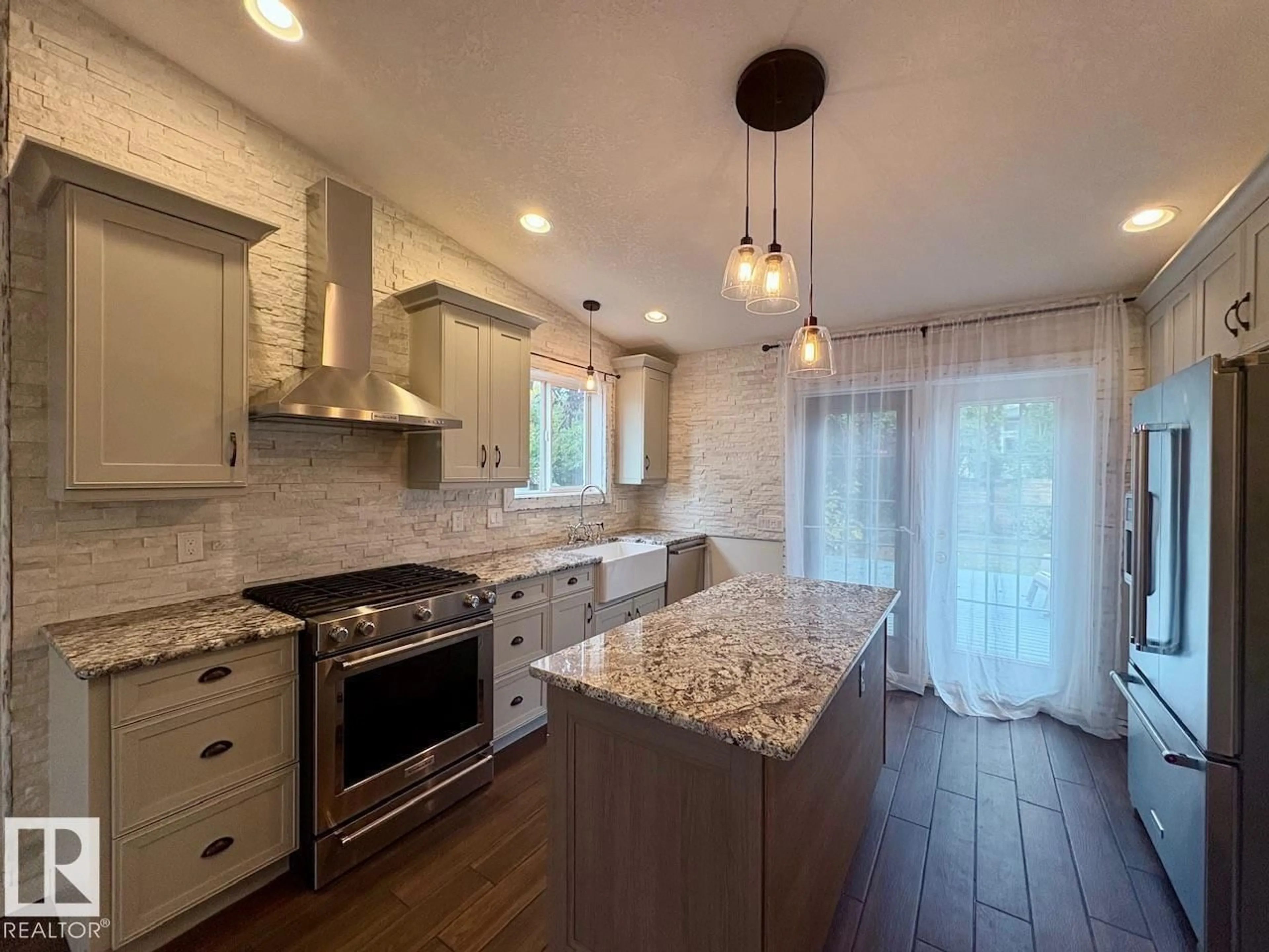 Open concept kitchen, unknown for 88 LANDSDOWNE DR, Spruce Grove Alberta T7X3X8