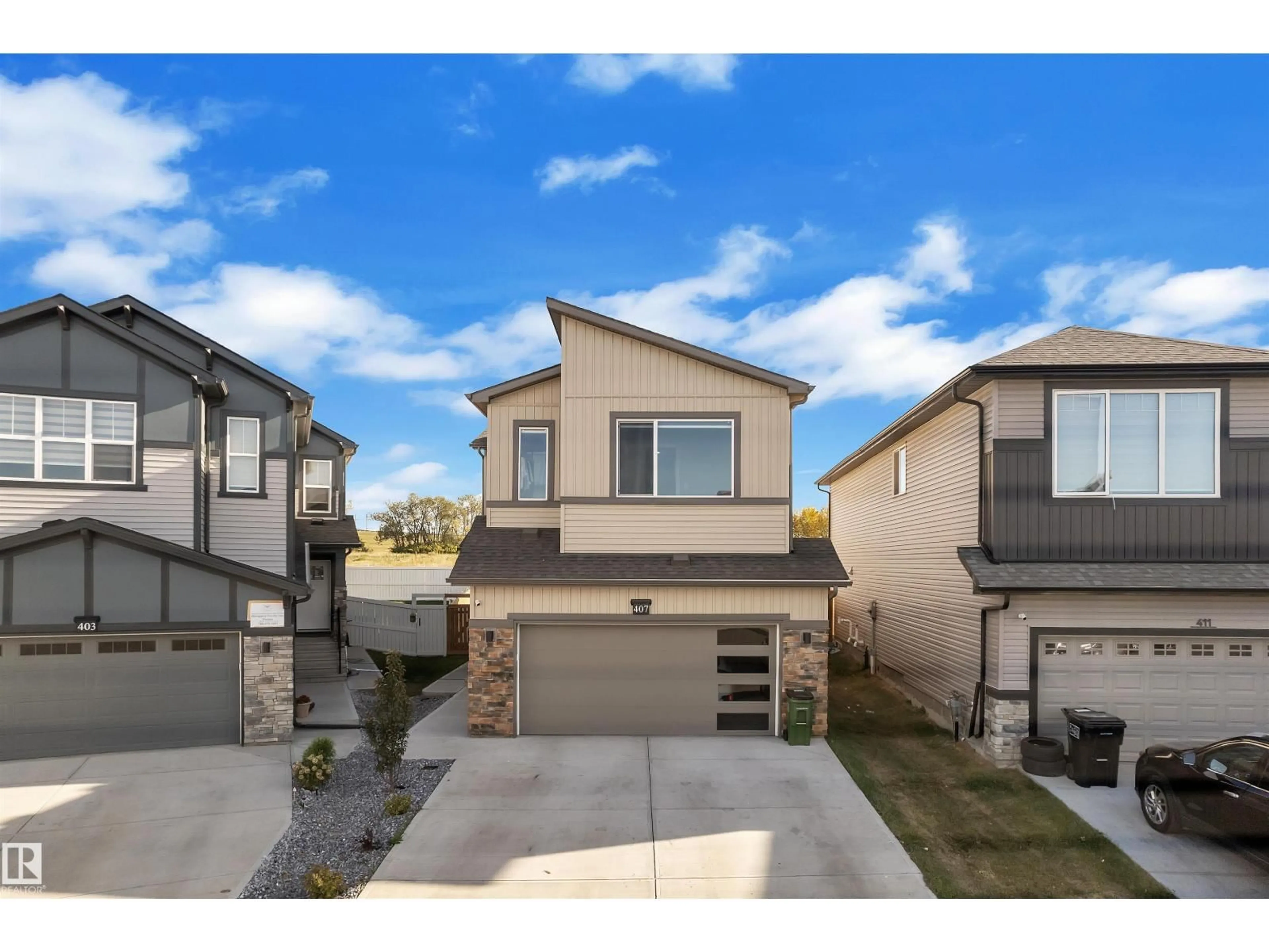 A pic from outside/outdoor area/front of a property/back of a property/a pic from drone, street for 407 30 AV, Edmonton Alberta T6T2V7