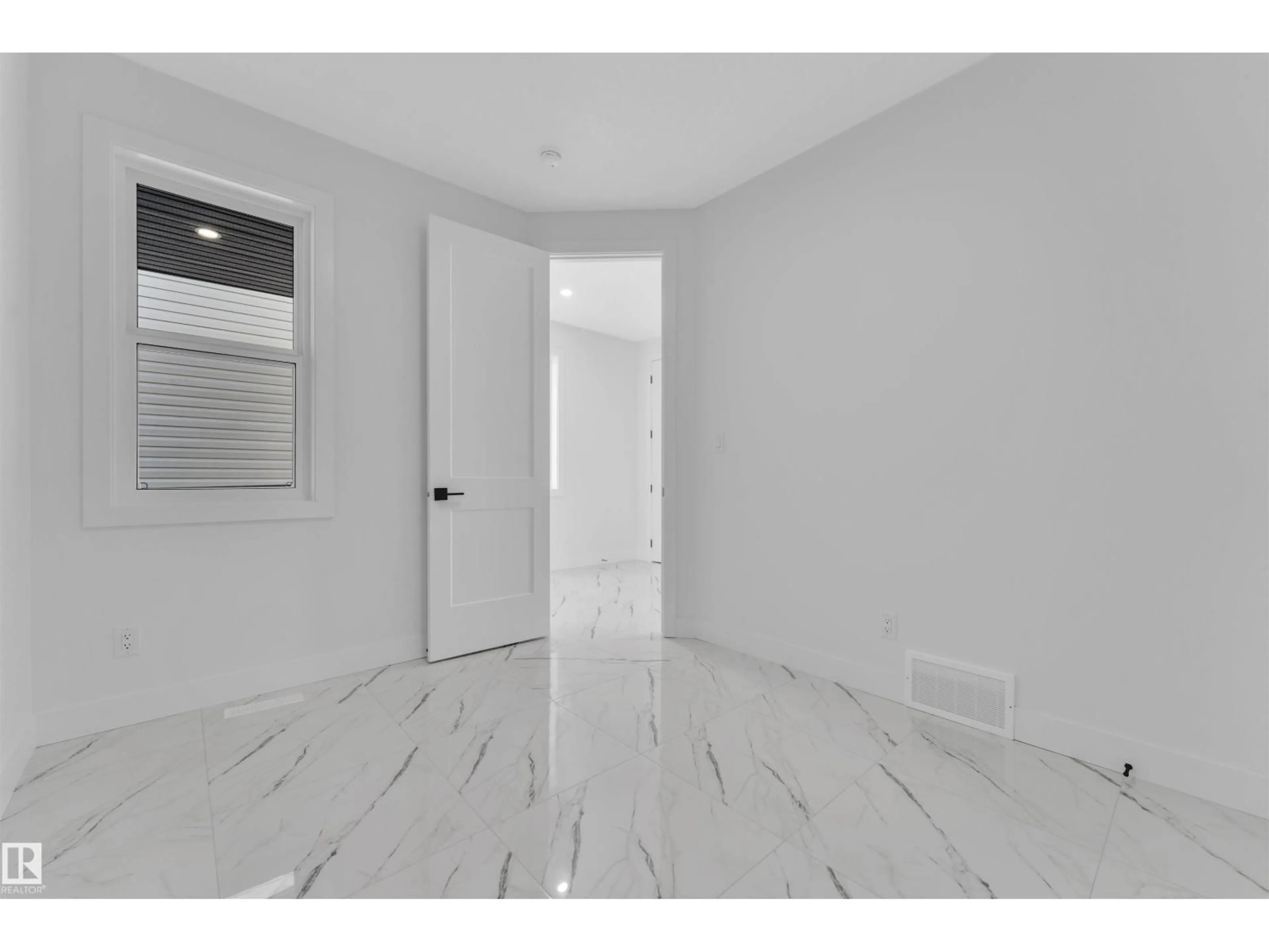 Unknown for 415 PINE PT, Leduc Alberta T9E1S7