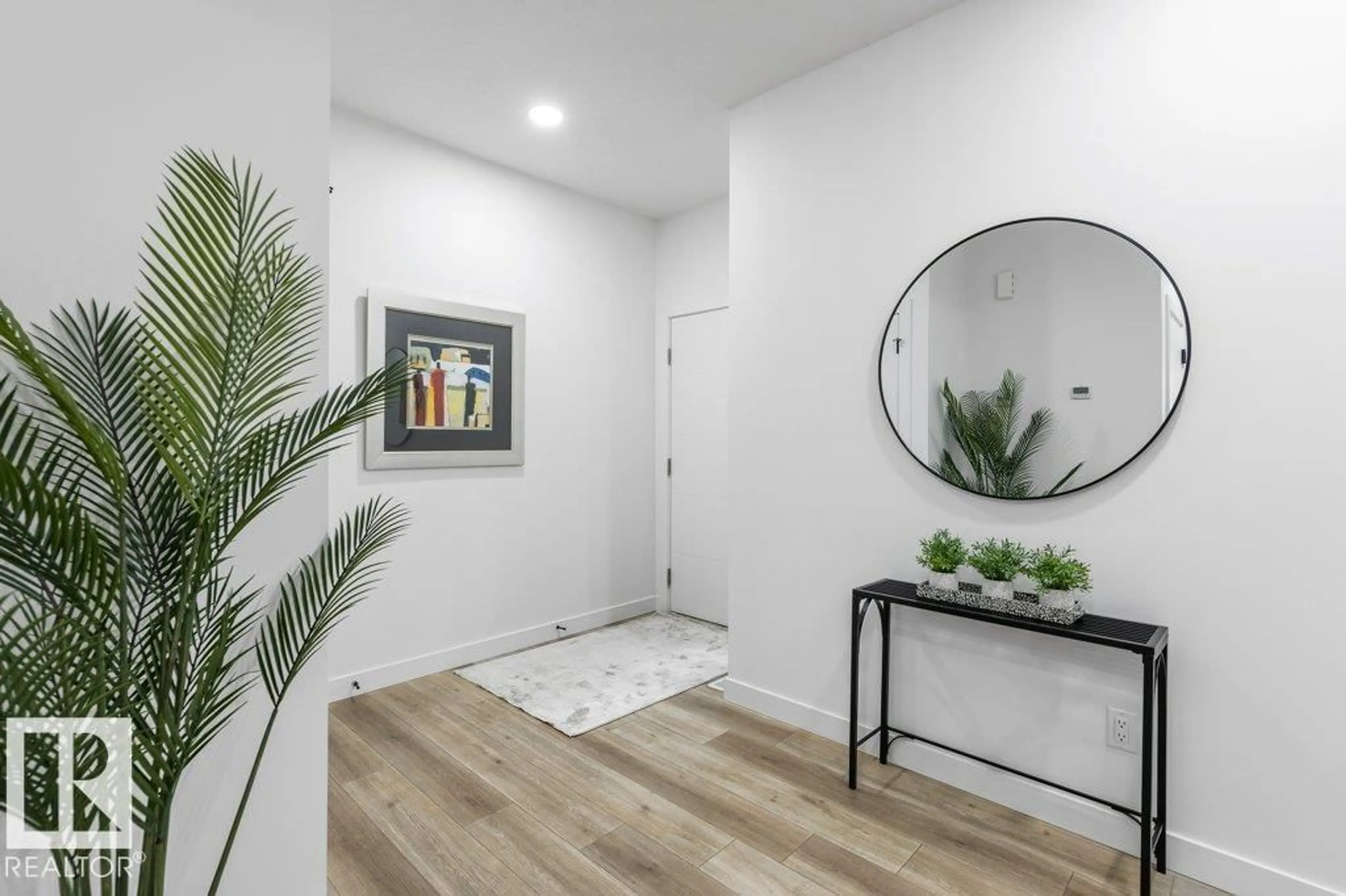 Indoor entryway for 5320 KIMBALL PL, Edmonton Alberta T6W5E6