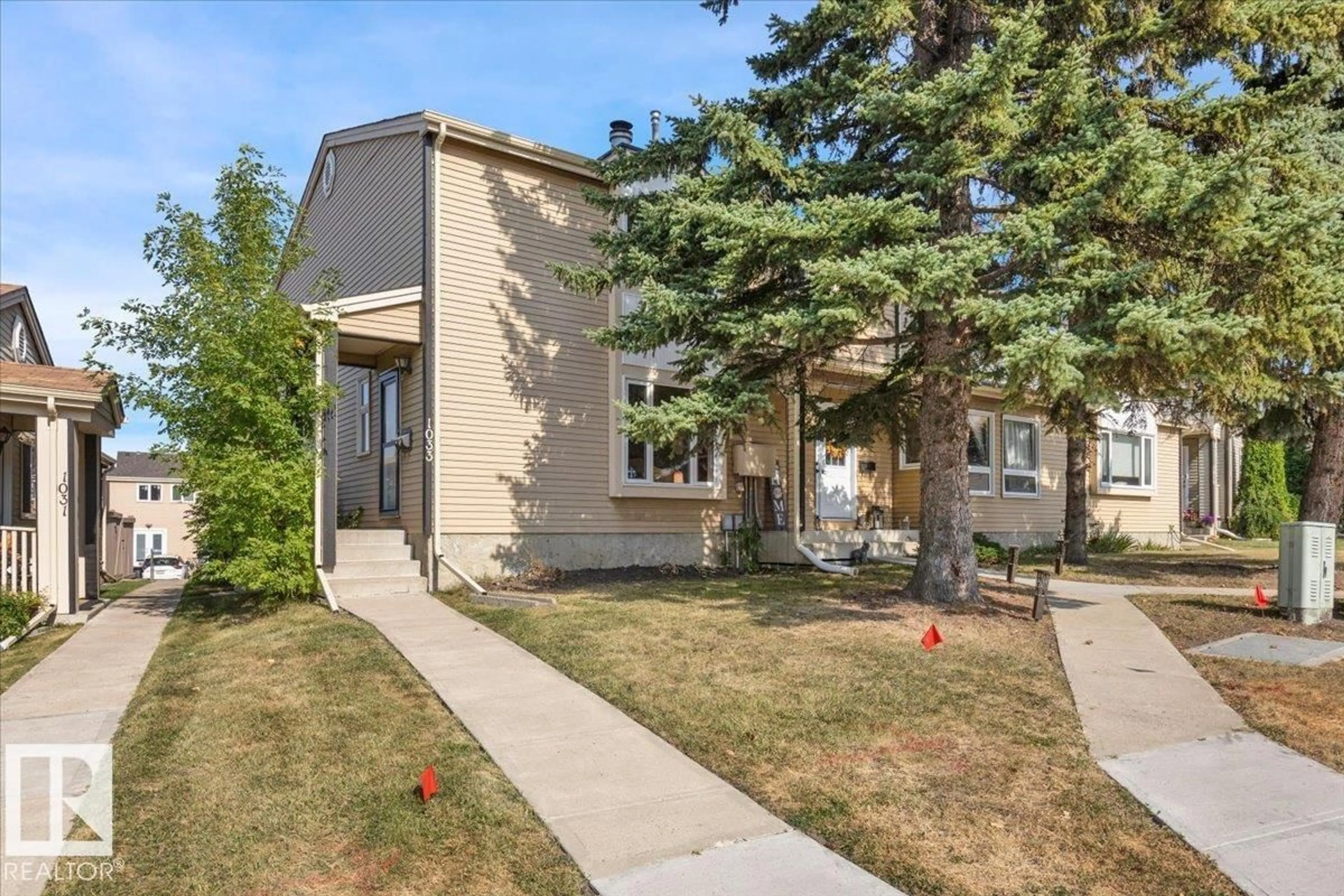 Unknown for 1033 VILLAGE DR, Sherwood Park Alberta T8A4L4