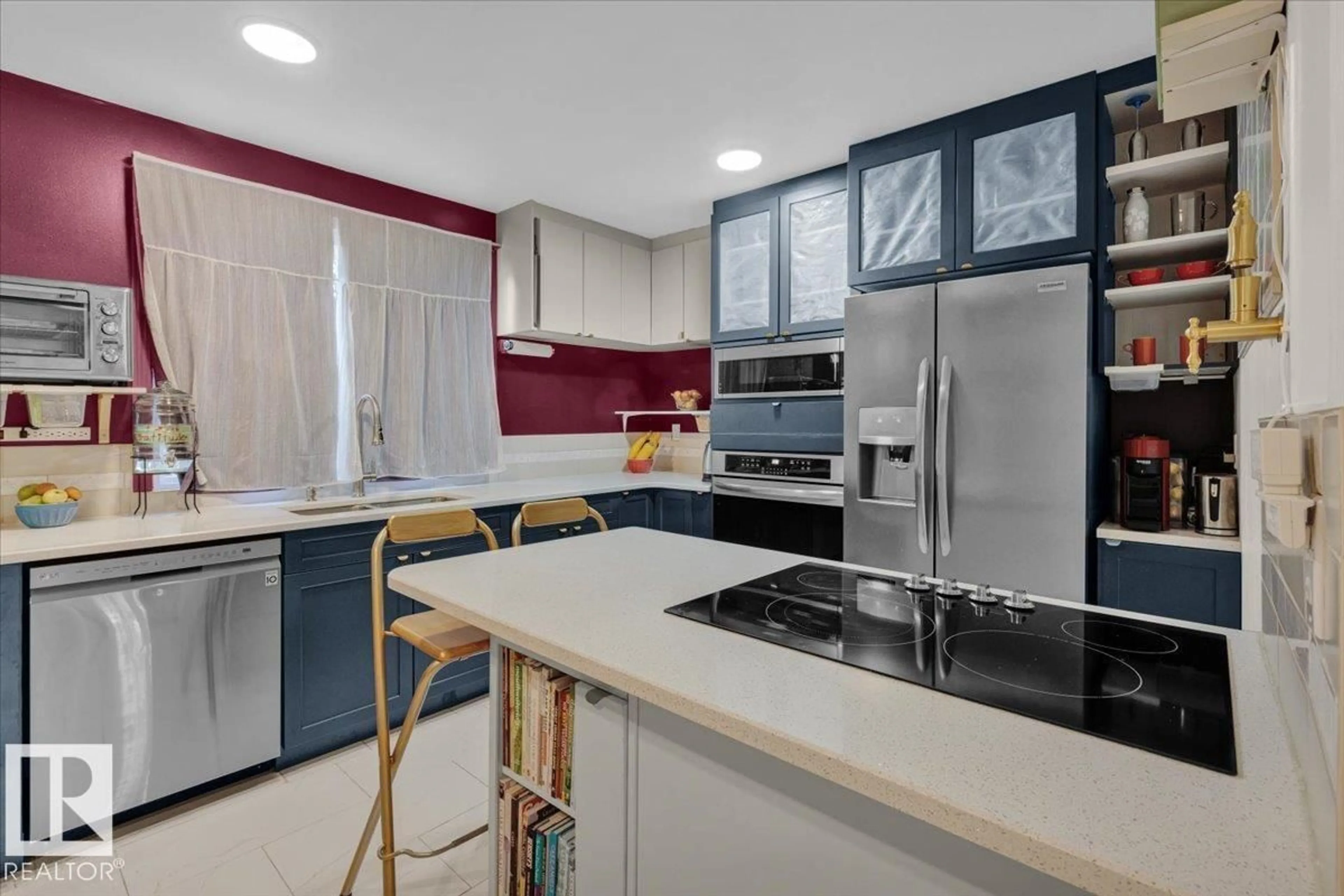 Unknown for 1033 VILLAGE DR, Sherwood Park Alberta T8A4L4