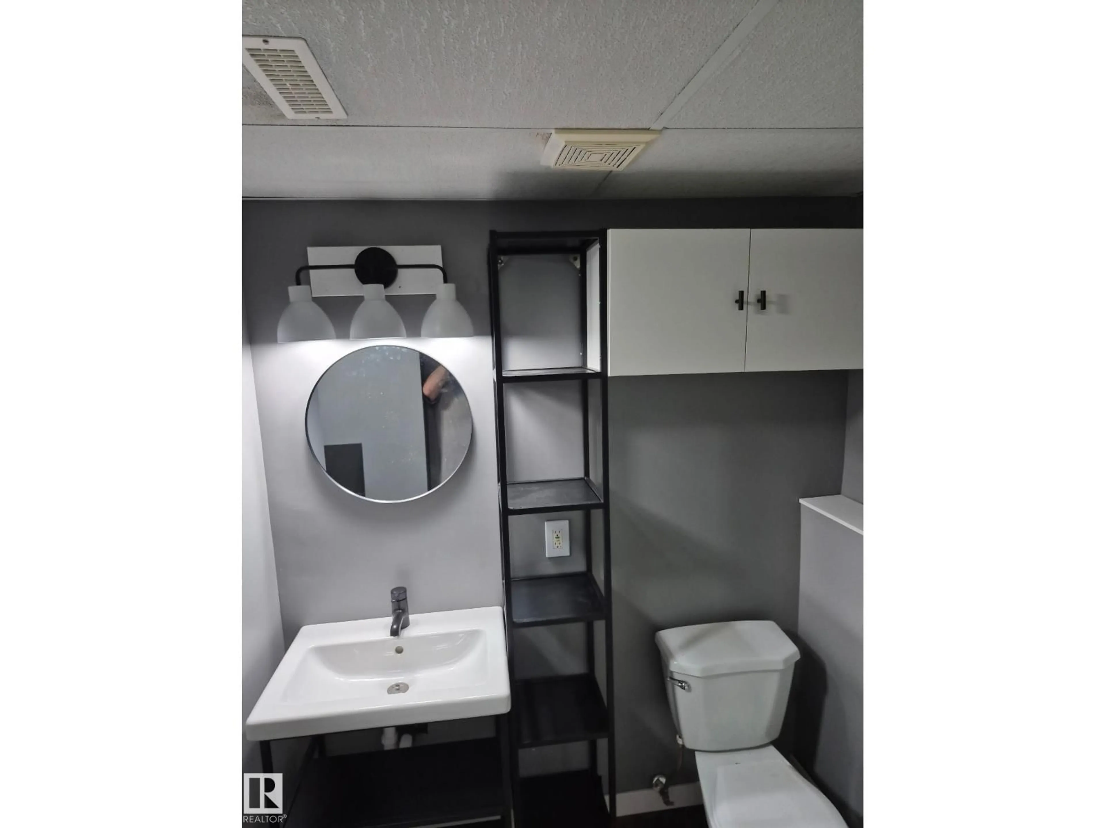 Standard bathroom, floor is not visible for 99 DORCHESTER DR, St. Albert Alberta T8N4X3