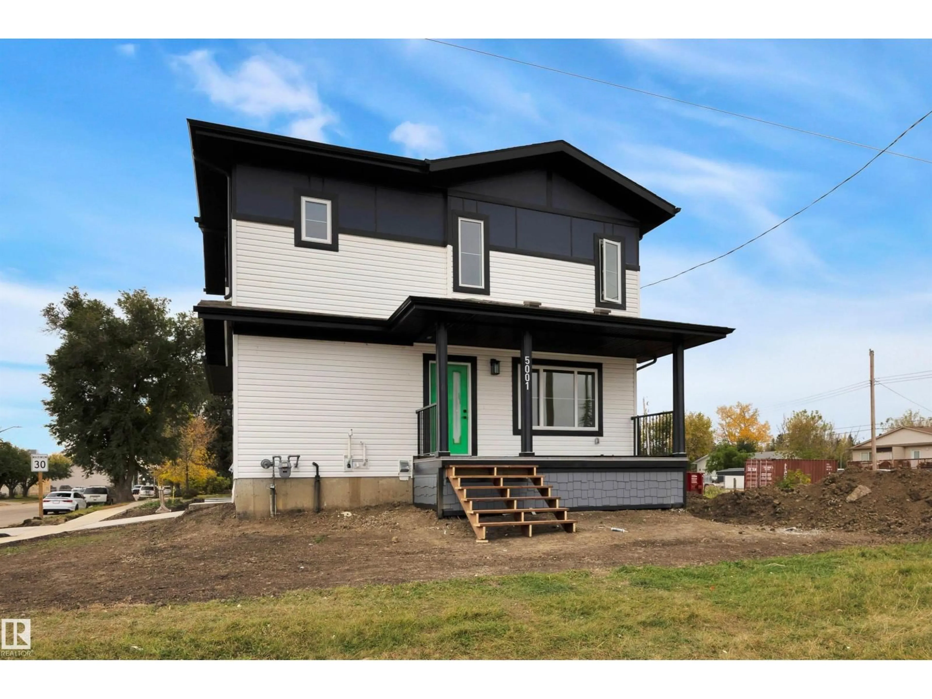 Home with vinyl exterior material, street for 5001 51 AV, Calmar Alberta T0C0V0