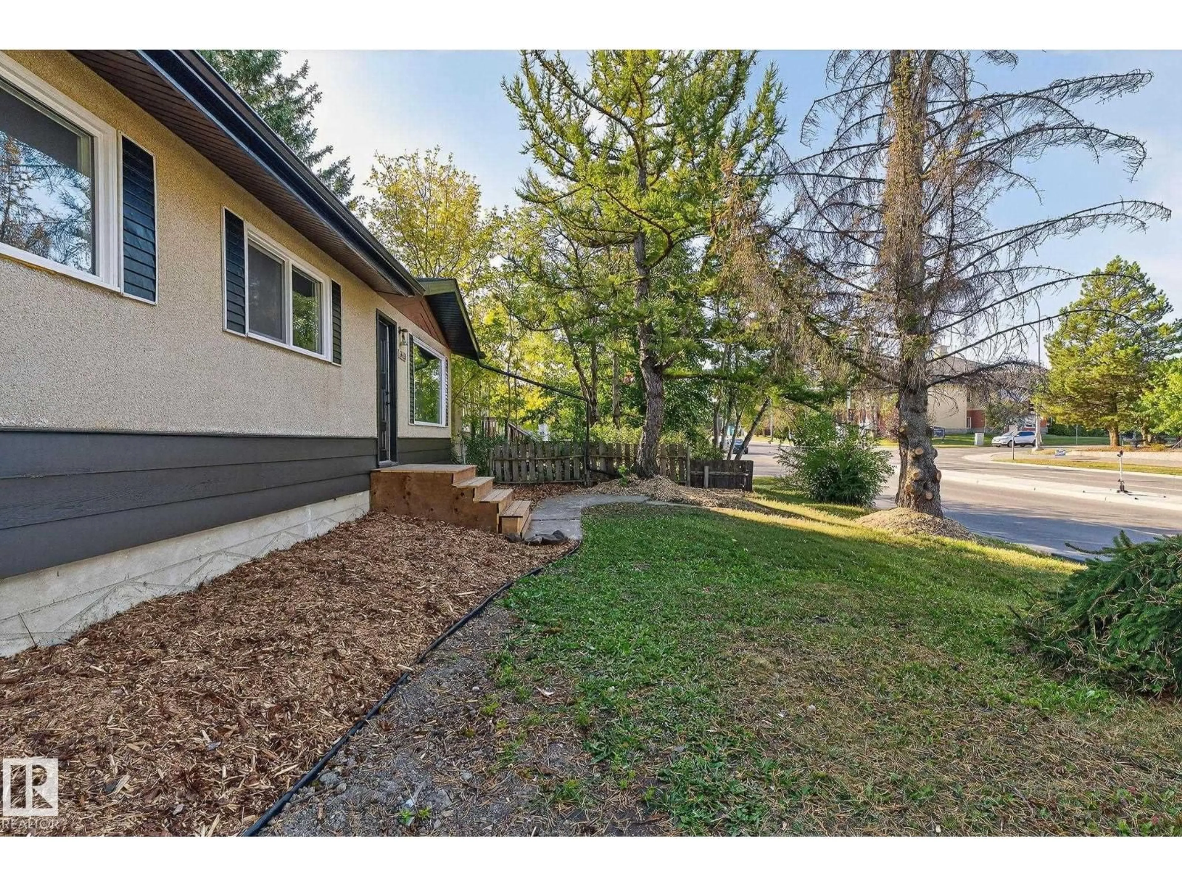 Unknown for 5419 48 ST, Stony Plain Alberta T7Z1E3