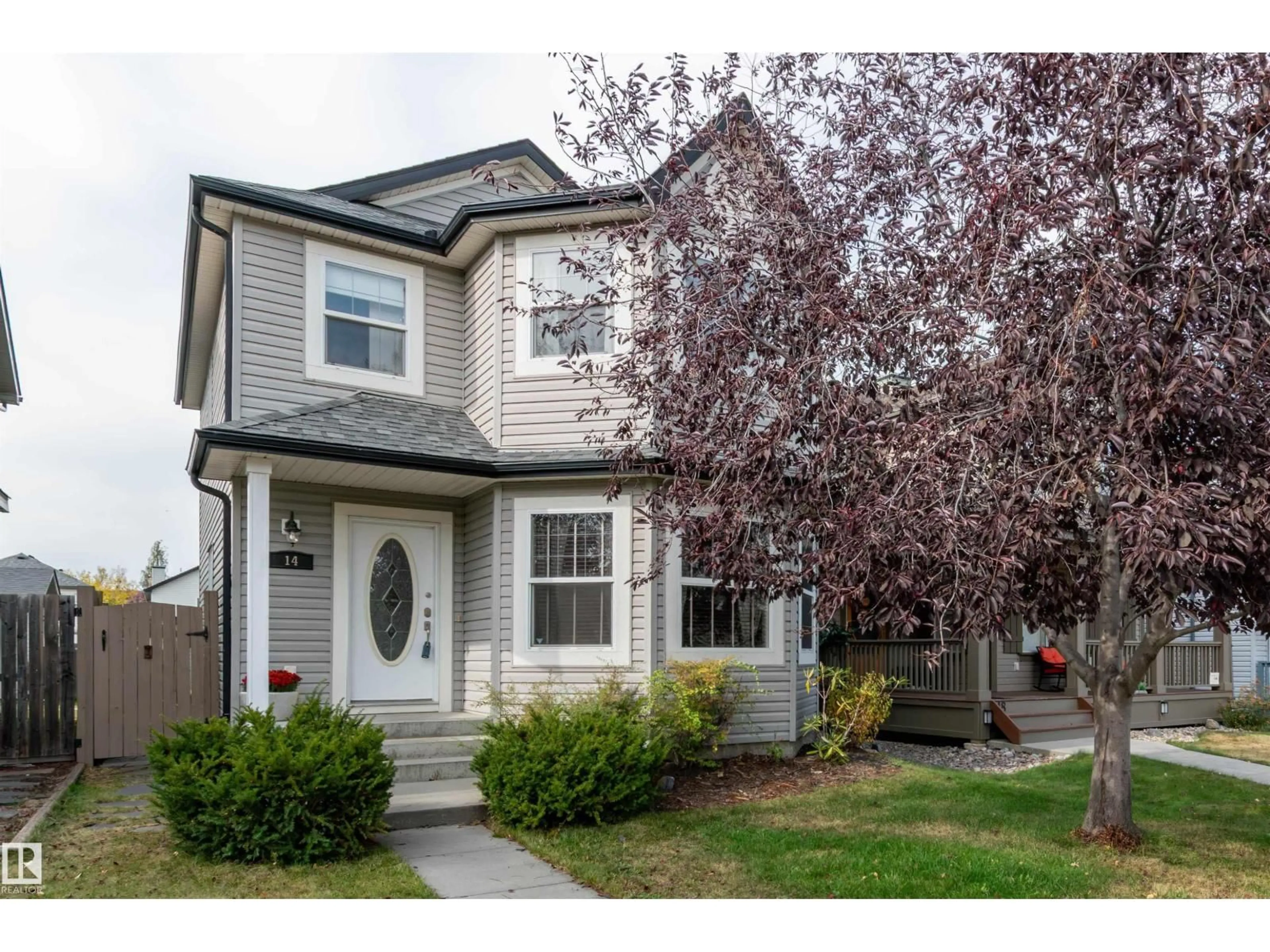 Home with vinyl exterior material, street for 14 SUMMERFIELD PT, Sherwood Park Alberta T8H2P6