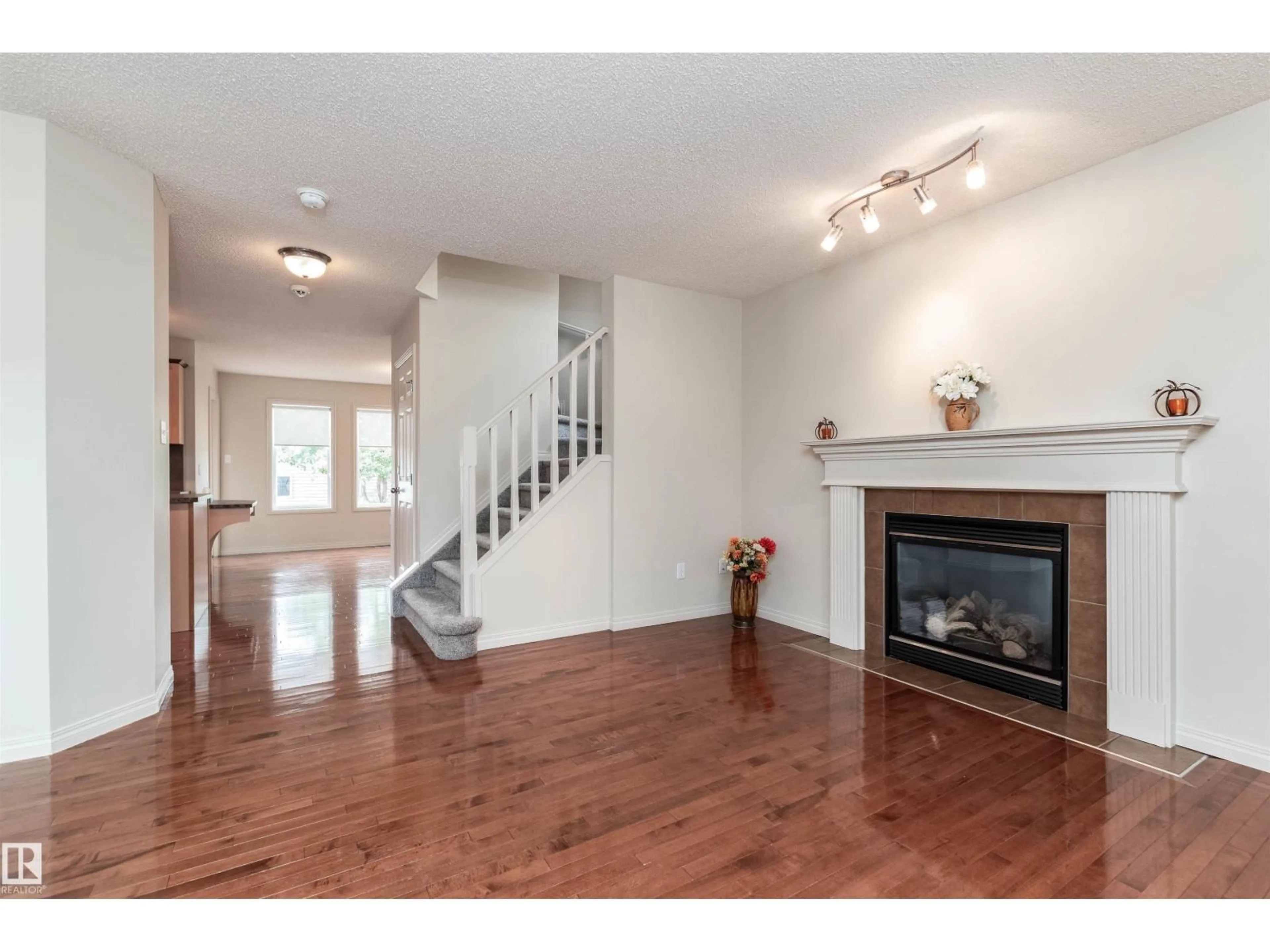 Unknown for 14 SUMMERFIELD PT, Sherwood Park Alberta T8H2P6