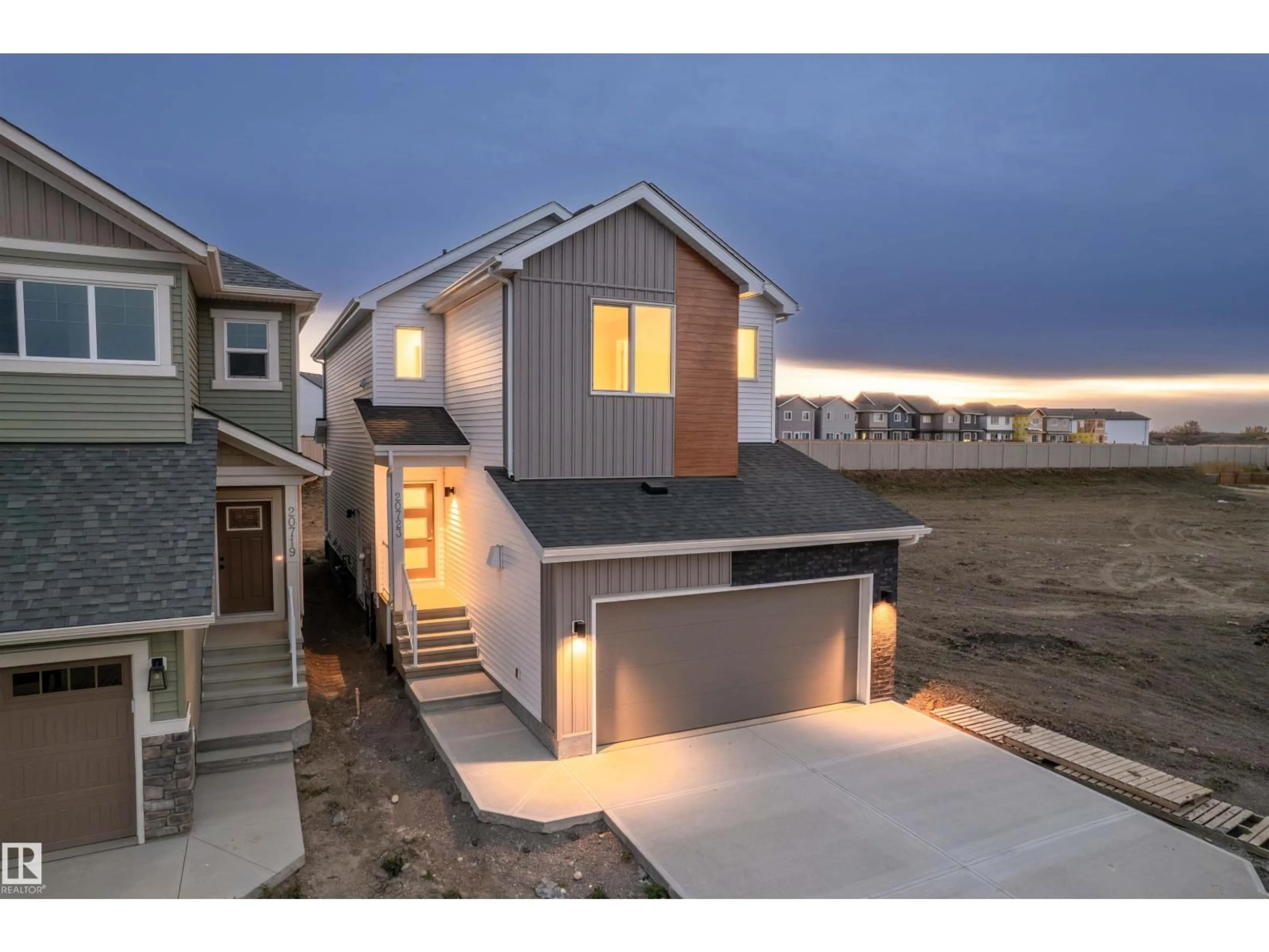 Unknown for 20723 24 AV, Edmonton Alberta T6M2C4
