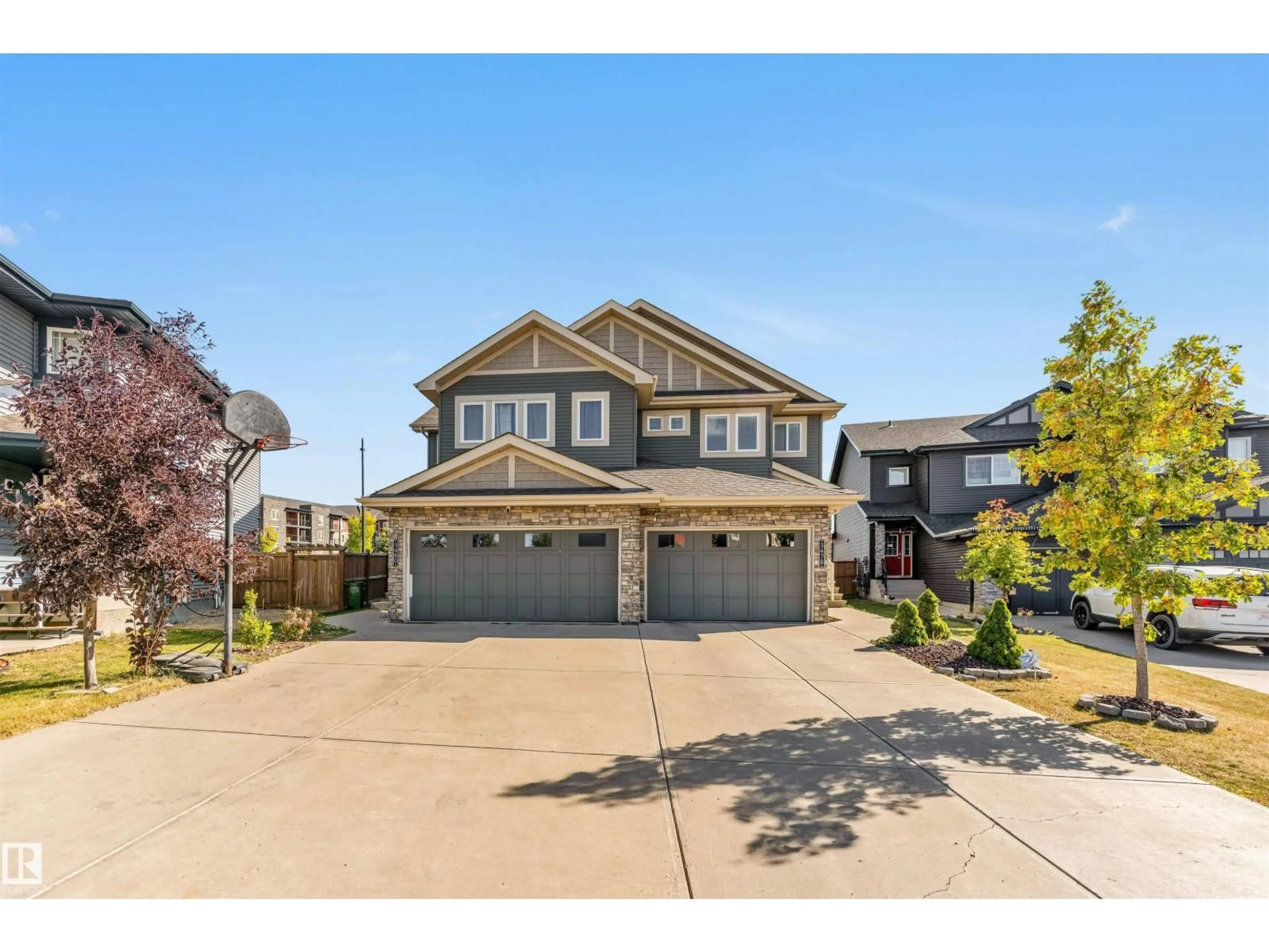 A pic from outside/outdoor area/front of a property/back of a property/a pic from drone, street for 3478 WEIDLE WY, Edmonton Alberta T6X1Z4