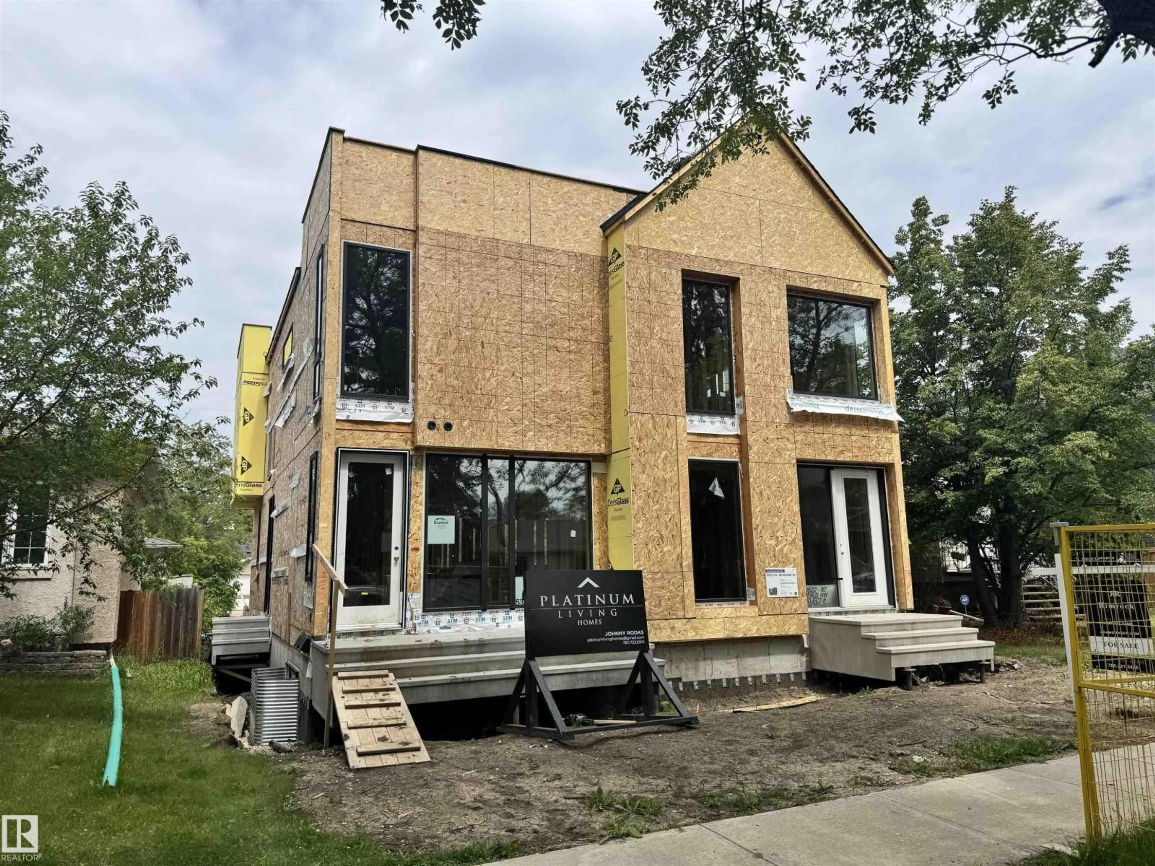 Home with brick exterior material, building for 8522 80 AV, Edmonton Alberta T6C0W3