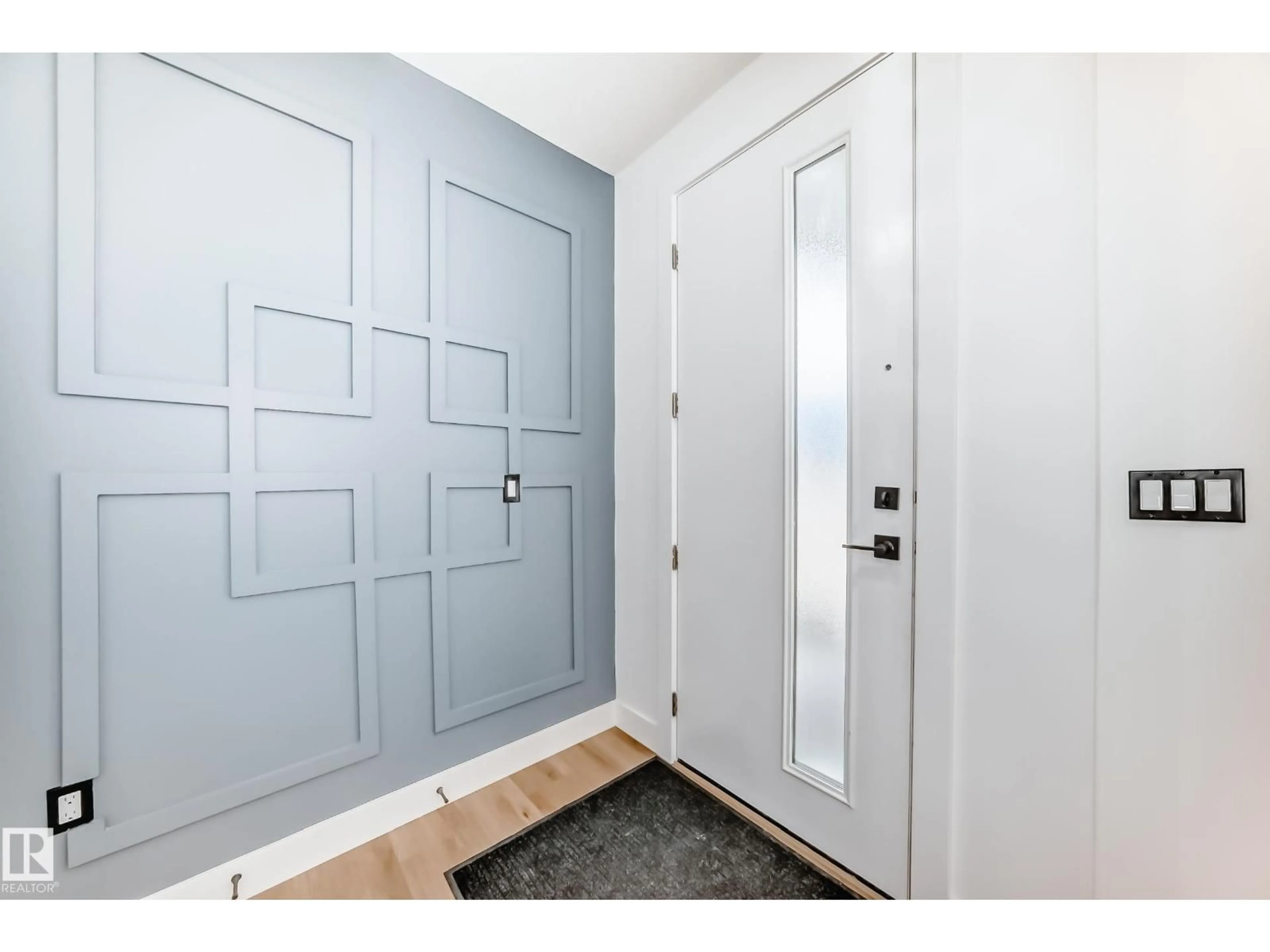 Indoor entryway for NW - 15415 20 ST, Edmonton Alberta T5Y4H8