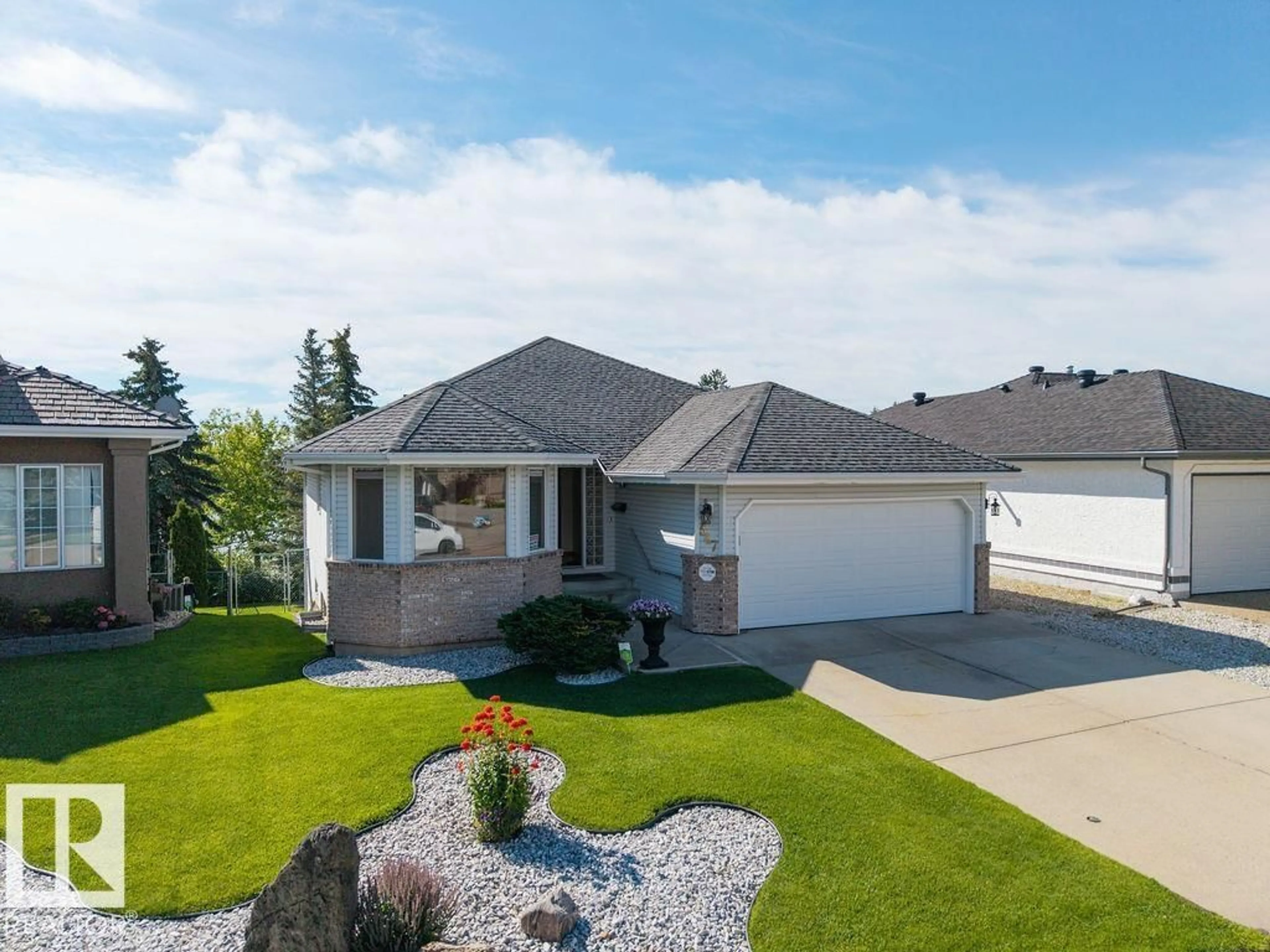 Home with vinyl exterior material, street for 547 TWIN BROOKS BA, Edmonton Alberta T6J6X3