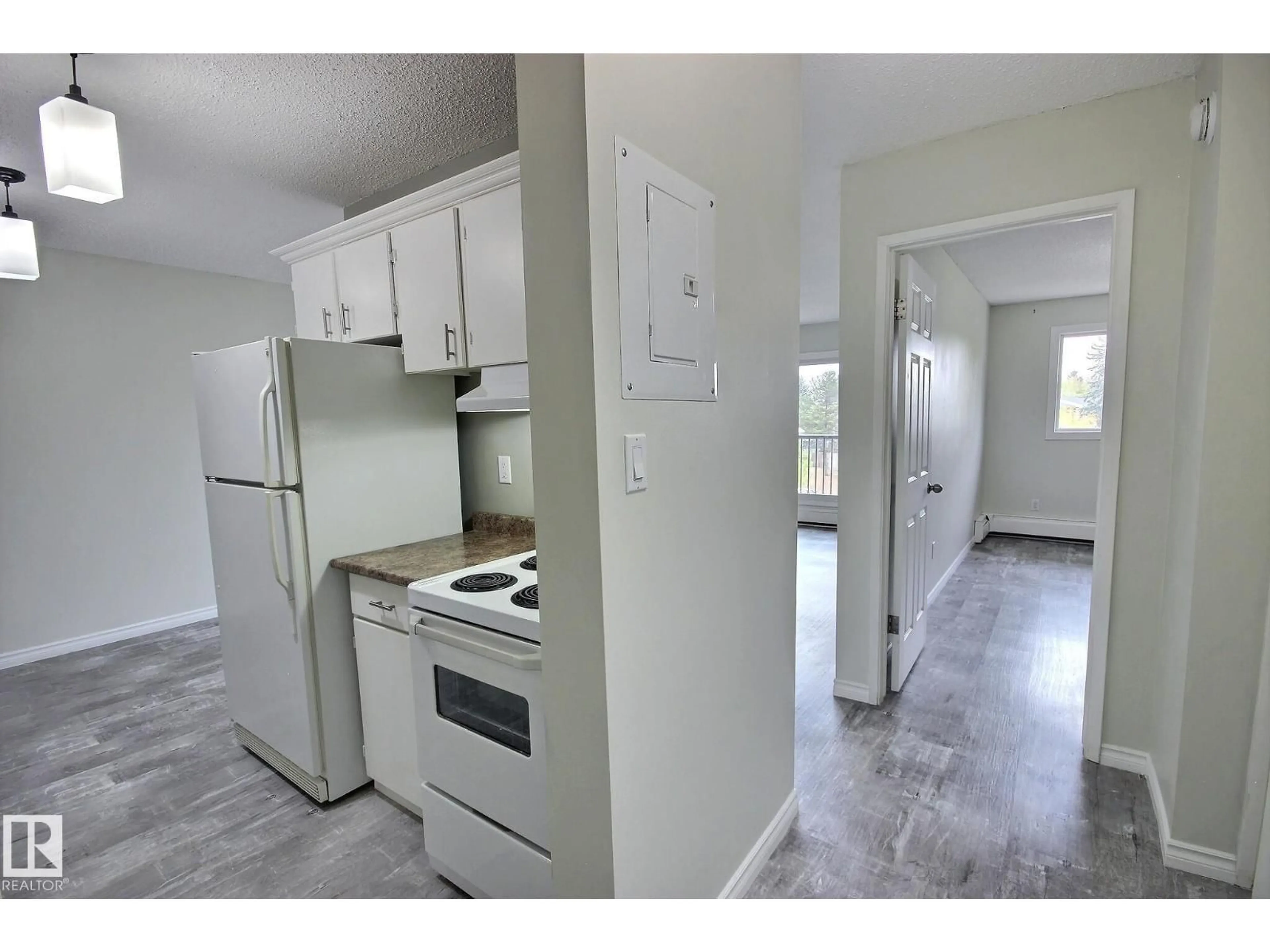 Standard kitchen, unknown for #324 - 15105 121 ST, Edmonton Alberta T5X2G3