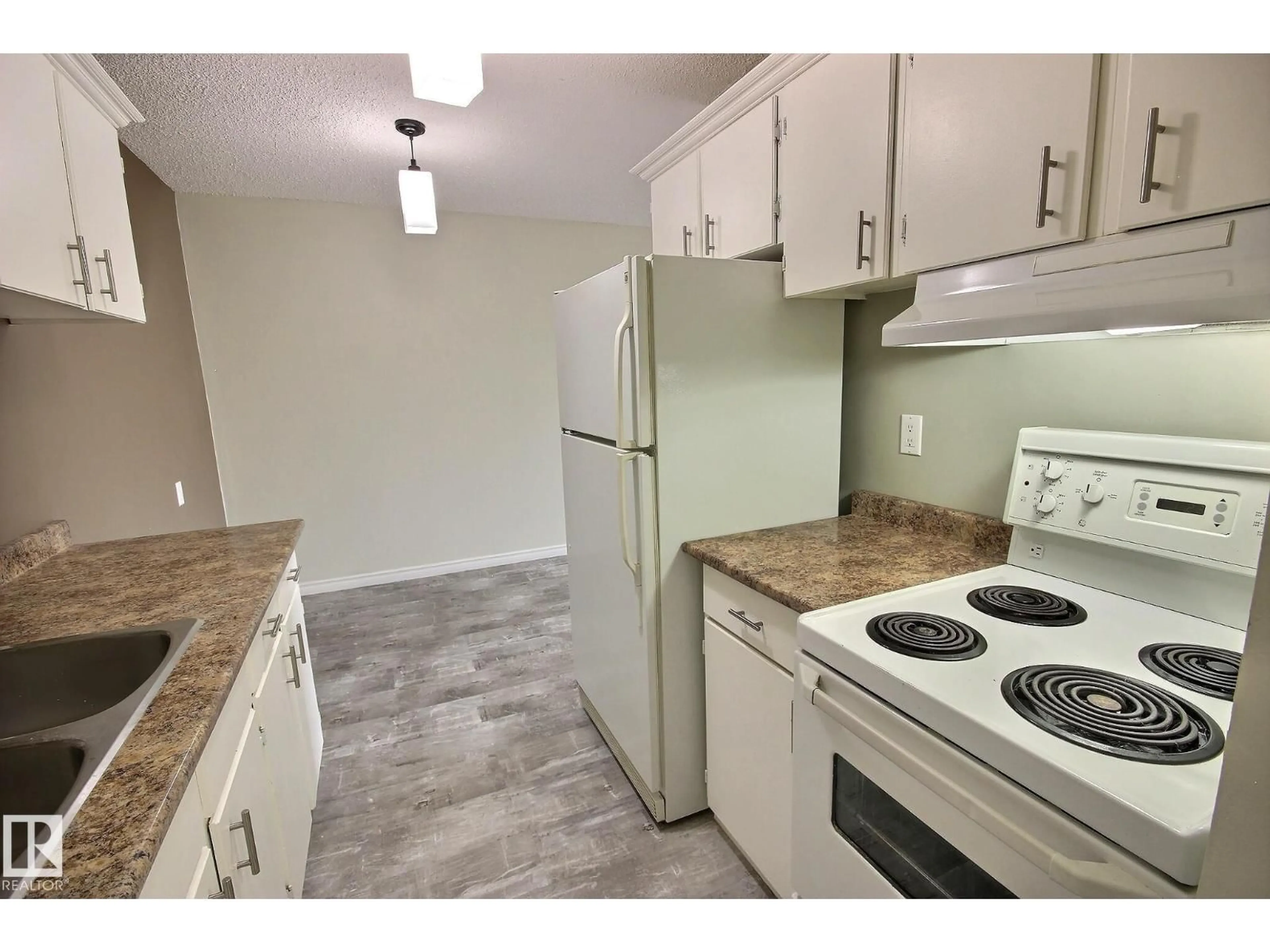 Standard kitchen, unknown for #324 - 15105 121 ST, Edmonton Alberta T5X2G3