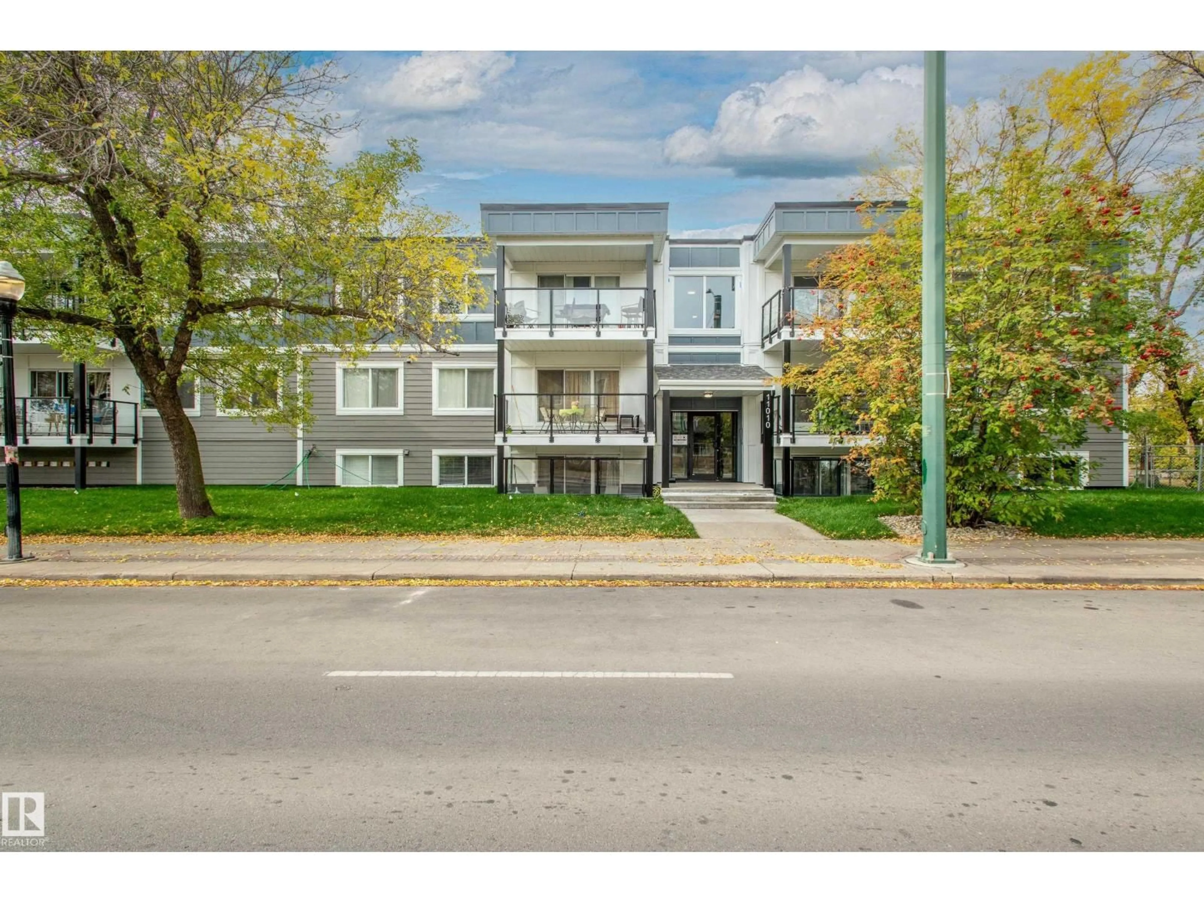 Unknown for #39 - 11010 124 ST, Edmonton Alberta T5M0J3