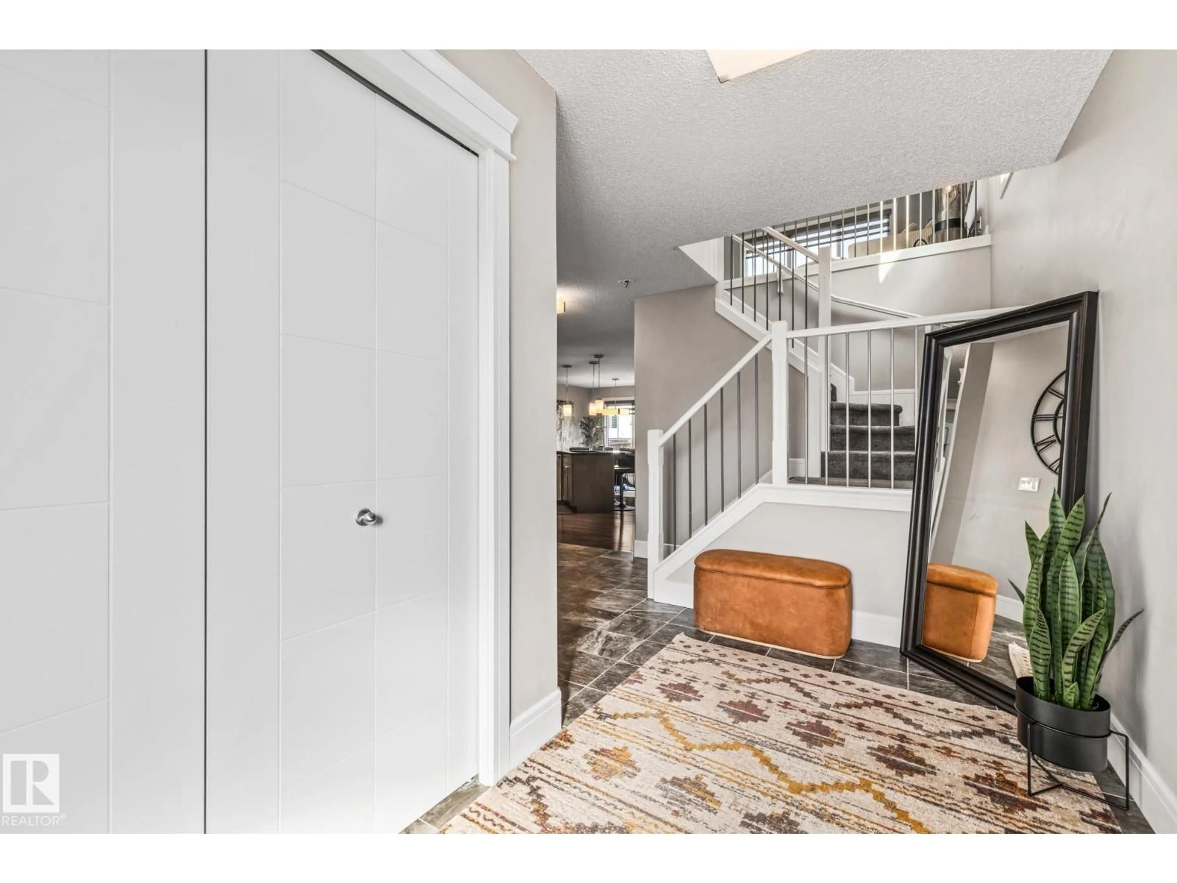Indoor entryway for 61 CANYON RD, Fort Saskatchewan Alberta T8L0W2