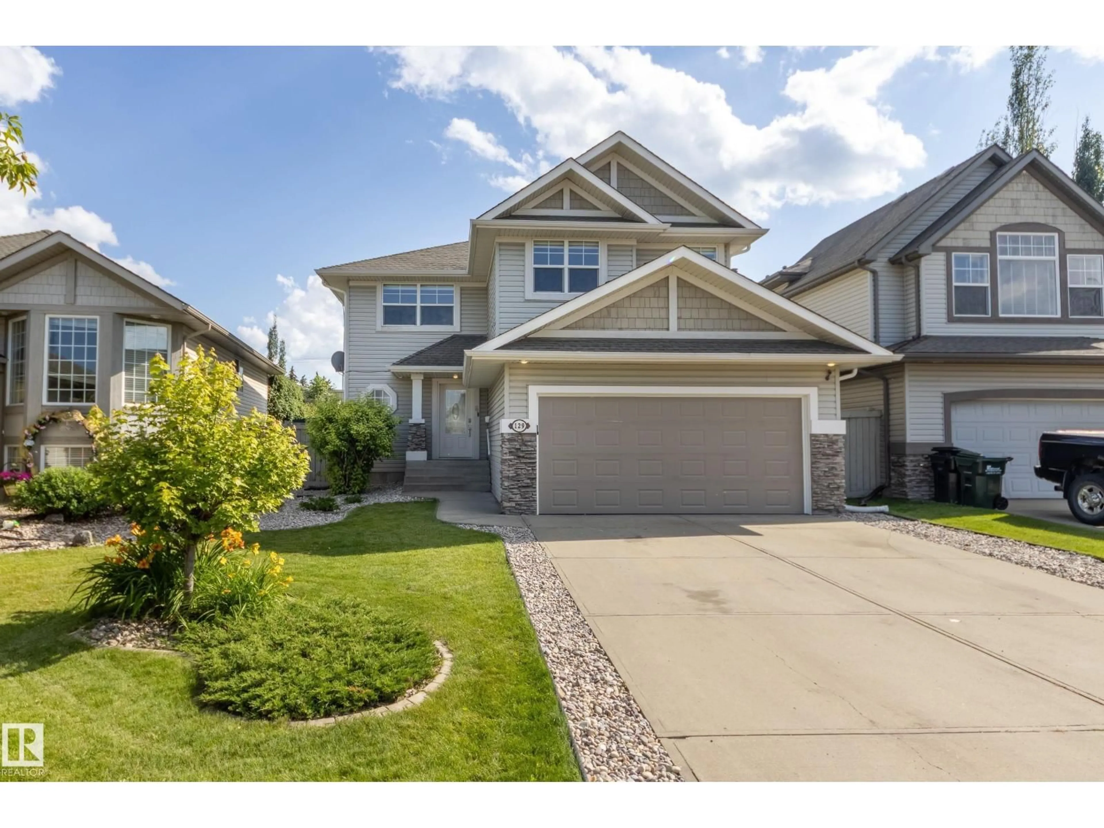 Home with vinyl exterior material, street for 129 RIDGEBROOK RD, Sherwood Park Alberta T8A6M1