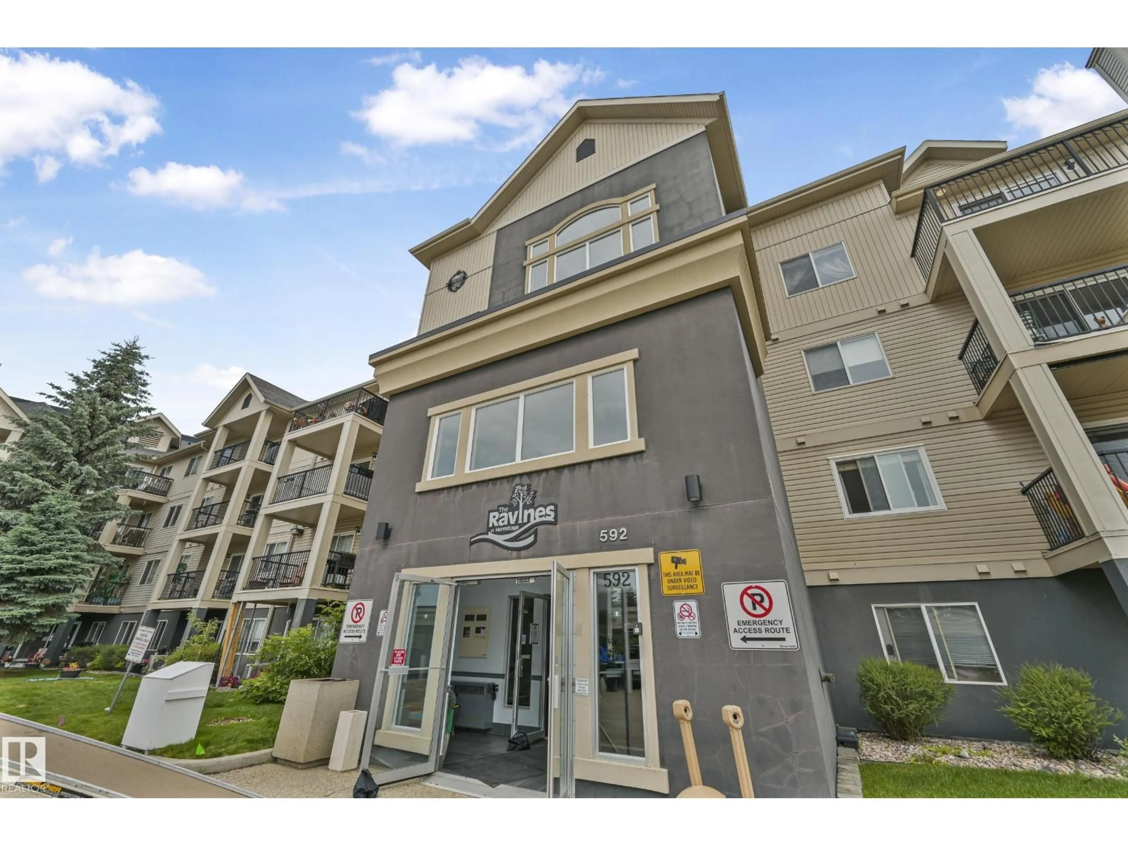Unknown for 592 - 131 HOOKE RD, Edmonton Alberta T5A5H2