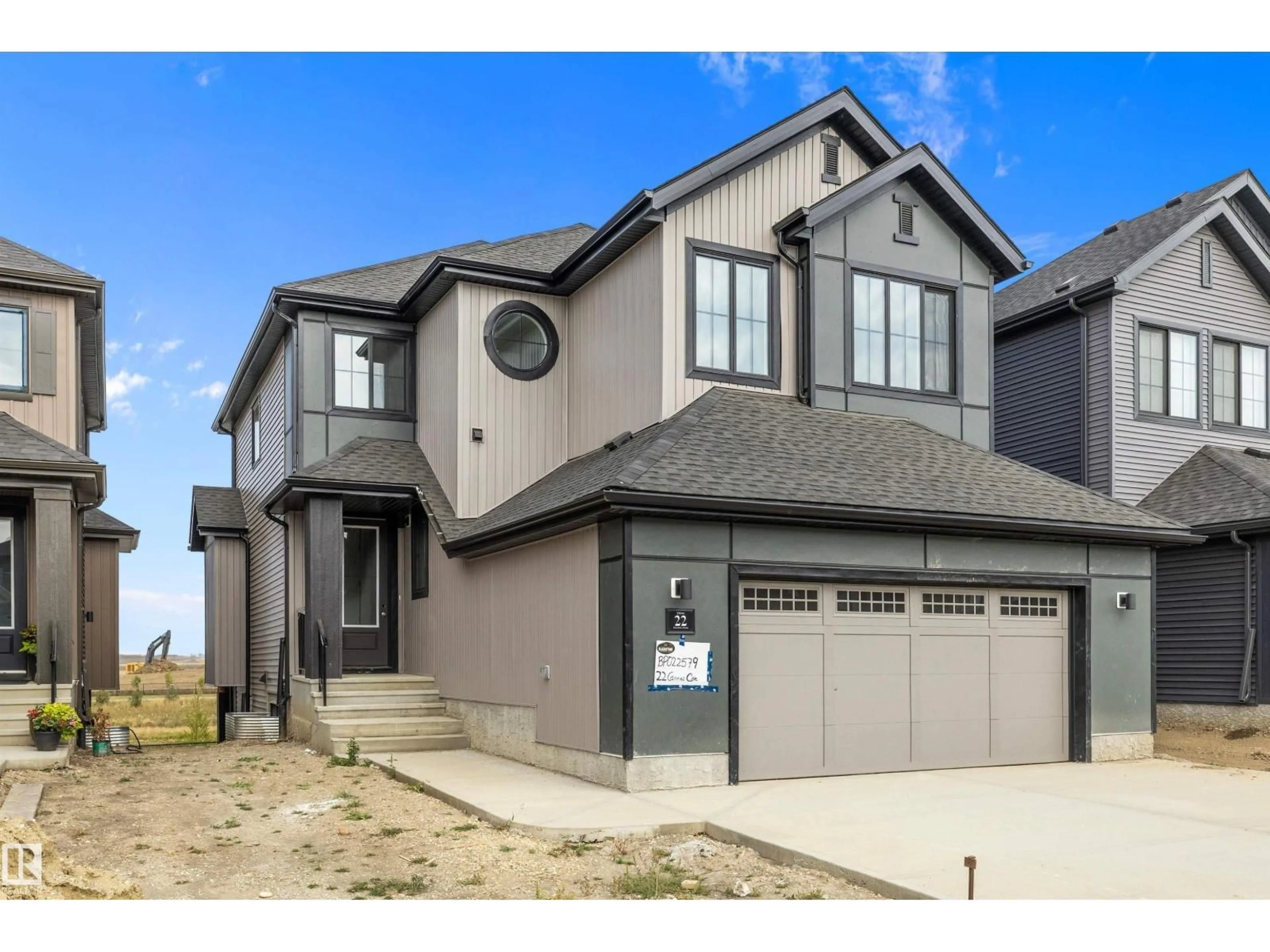 Home with vinyl exterior material, street for 22 CANNES CV, St. Albert Alberta T8T2C6