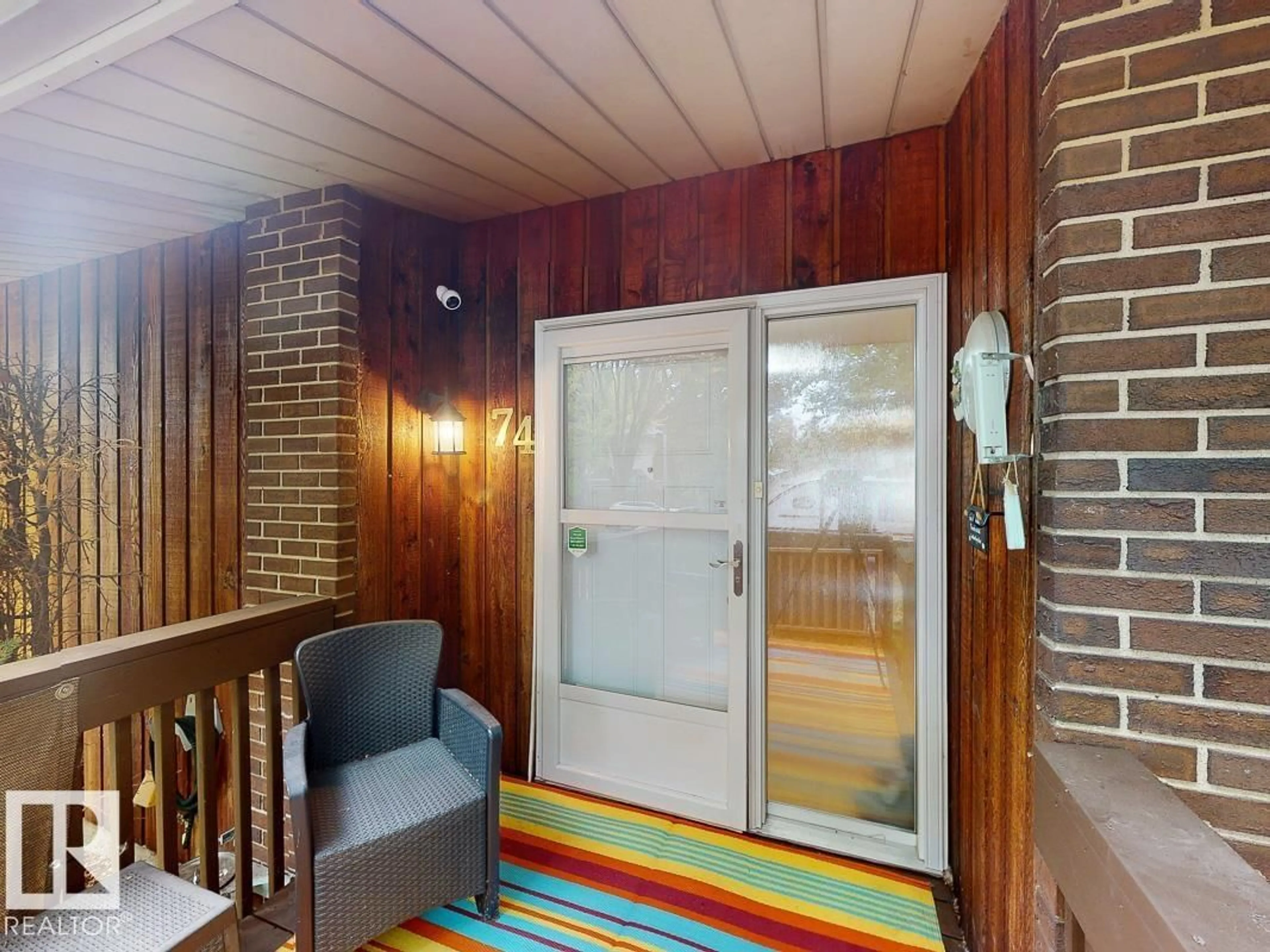 Indoor foyer for 74 FLINT CR, St. Albert Alberta T8N1Y8