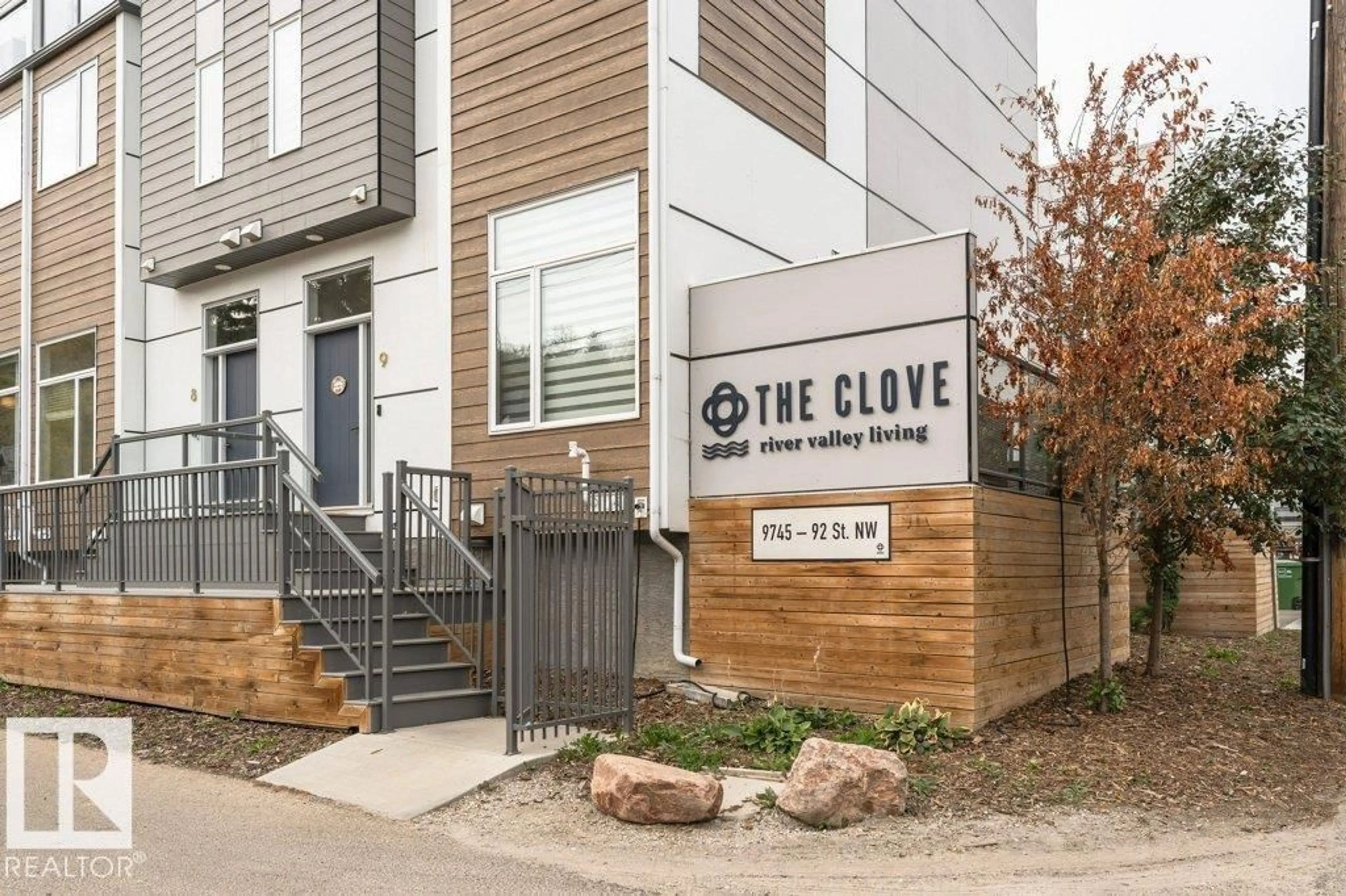 Unknown for #8 - 9745 92 ST, Edmonton Alberta T6C3S3
