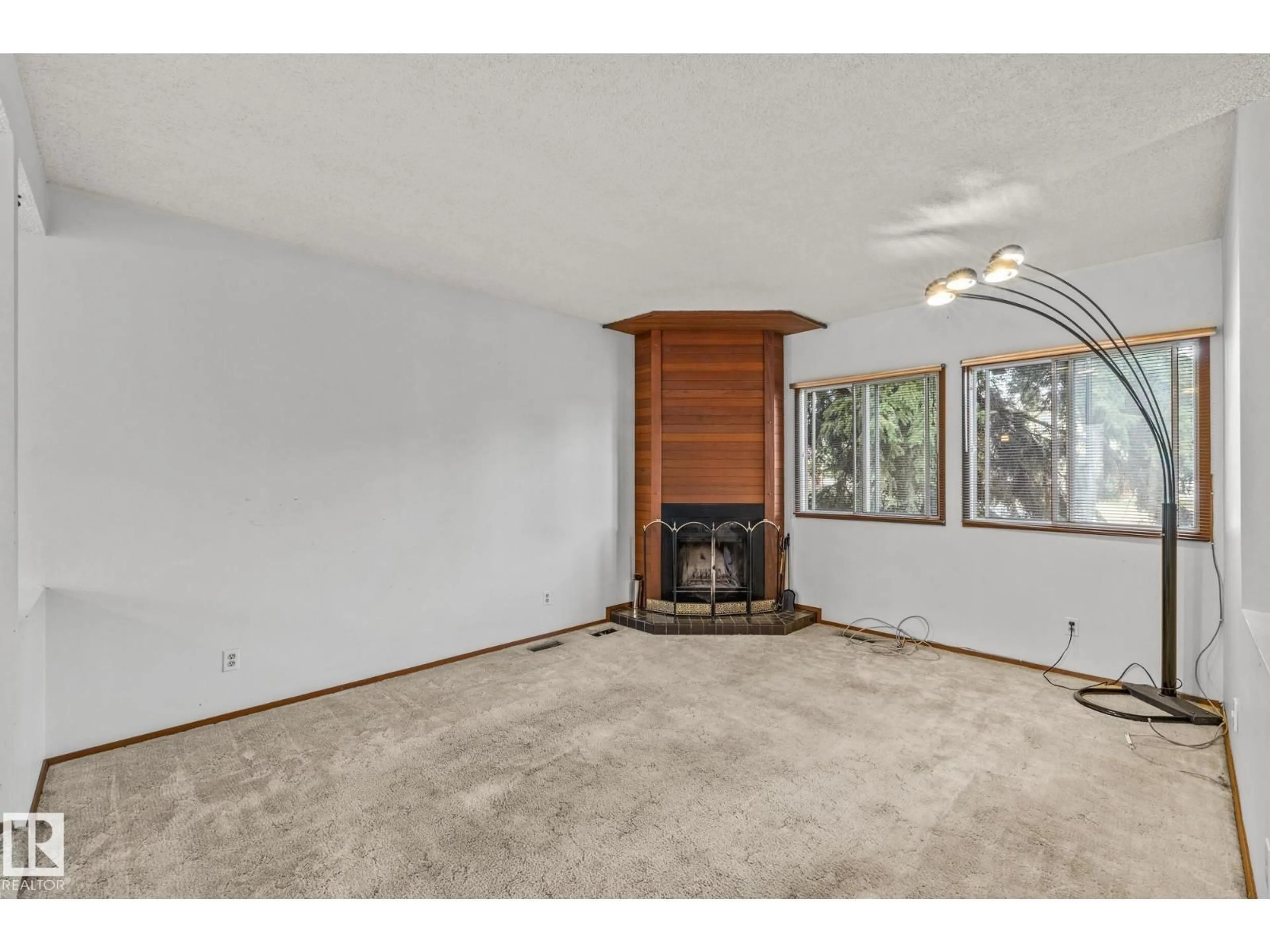 A pic of a room for 3511 42 AV, Edmonton Alberta T6L5C7