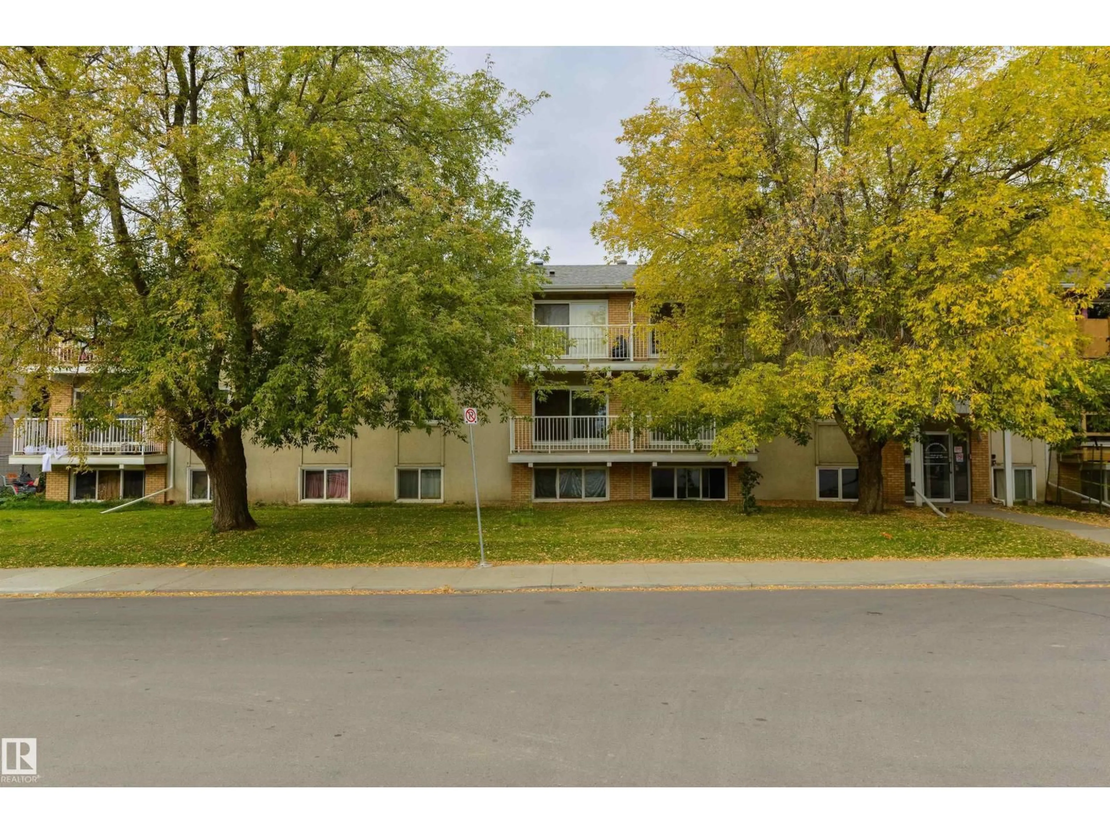 Unknown for #301 - 10140 151 ST, Edmonton Alberta T5P1T4