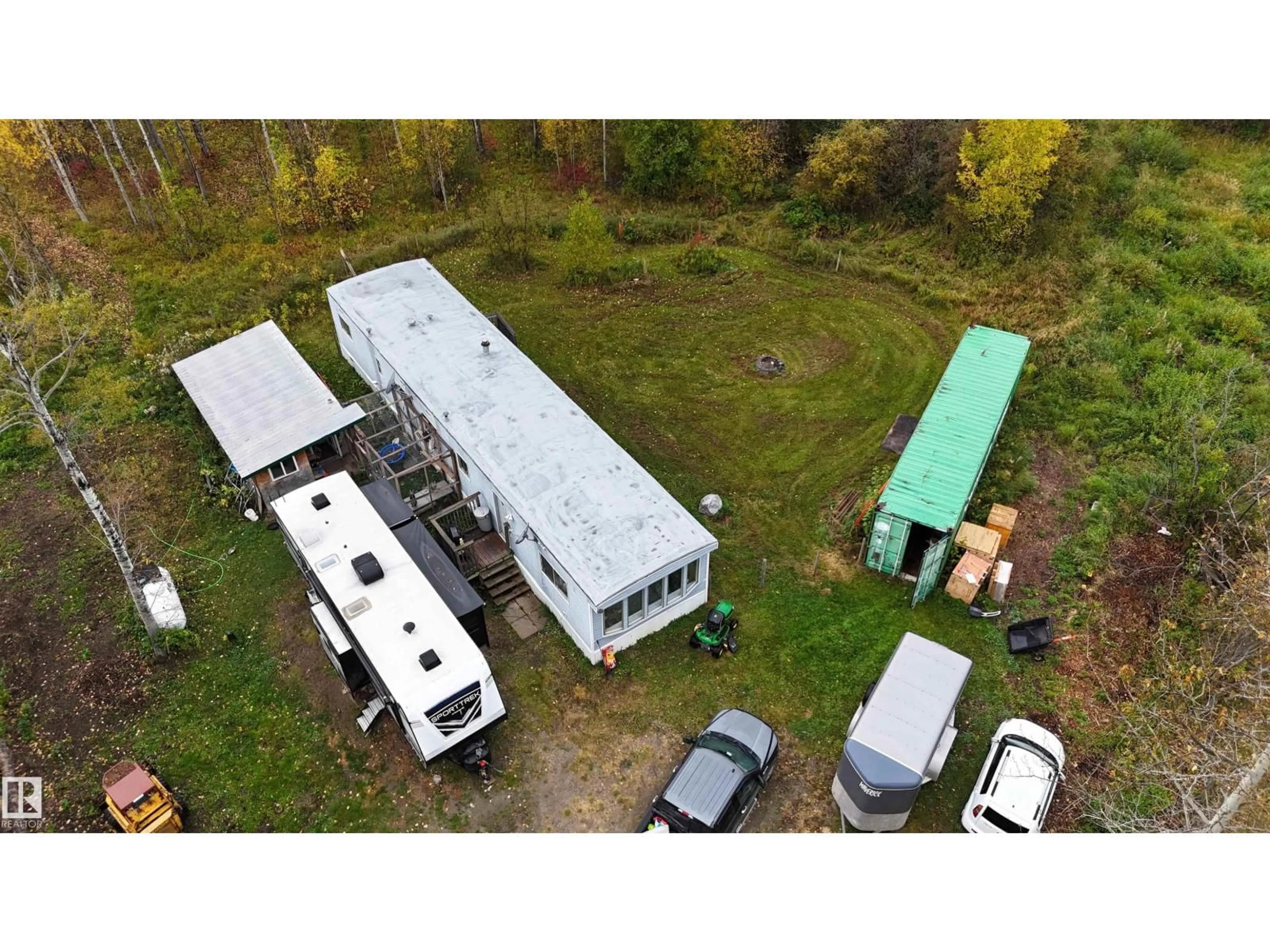 A pic from outside/outdoor area/front of a property/back of a property/a pic from drone, building for 48032 RR 60, Rural Brazeau County Alberta T0C0S0