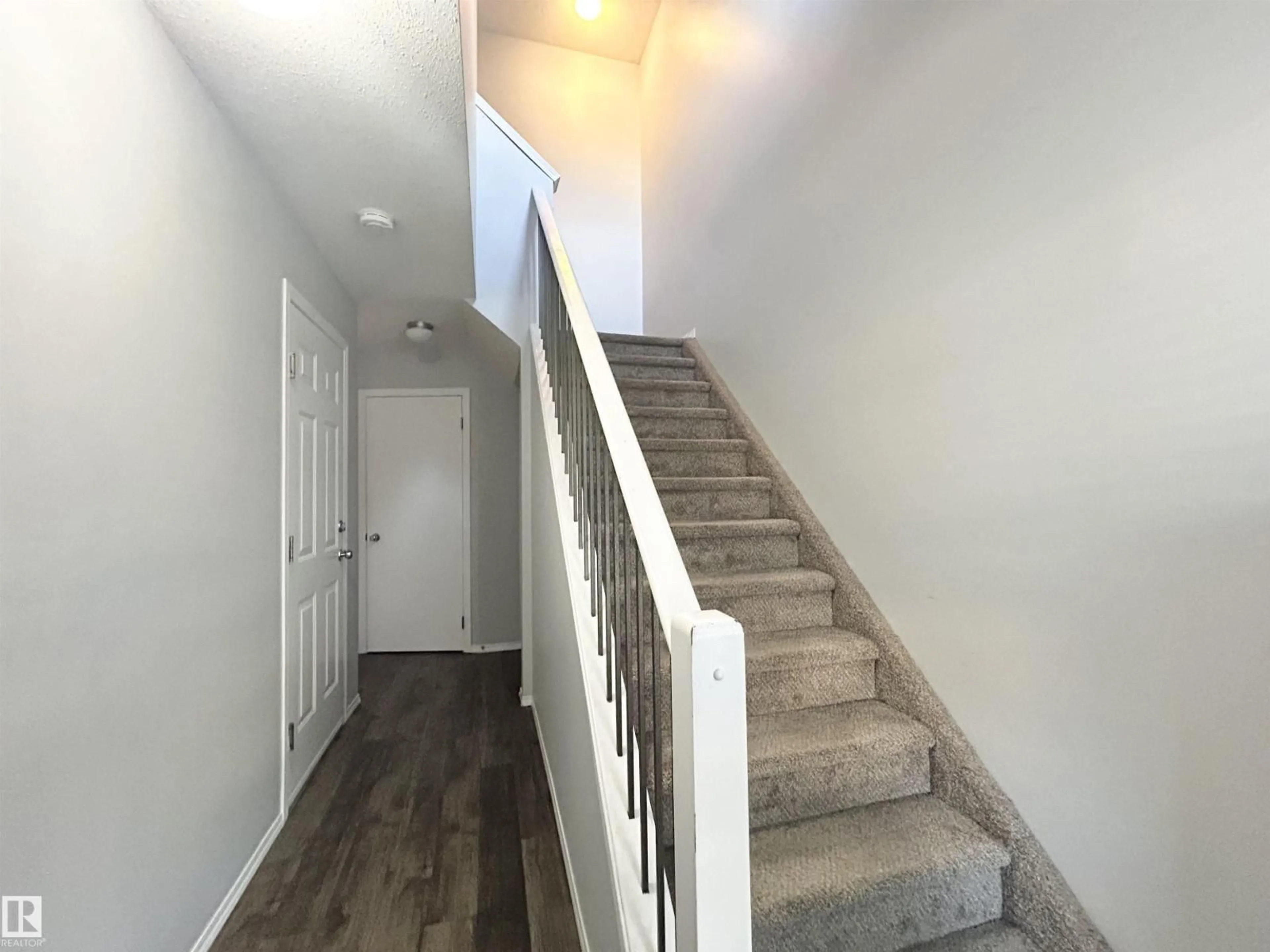 Stairs for 29 16823 84 ST NW, Edmonton Alberta T5Z3S4