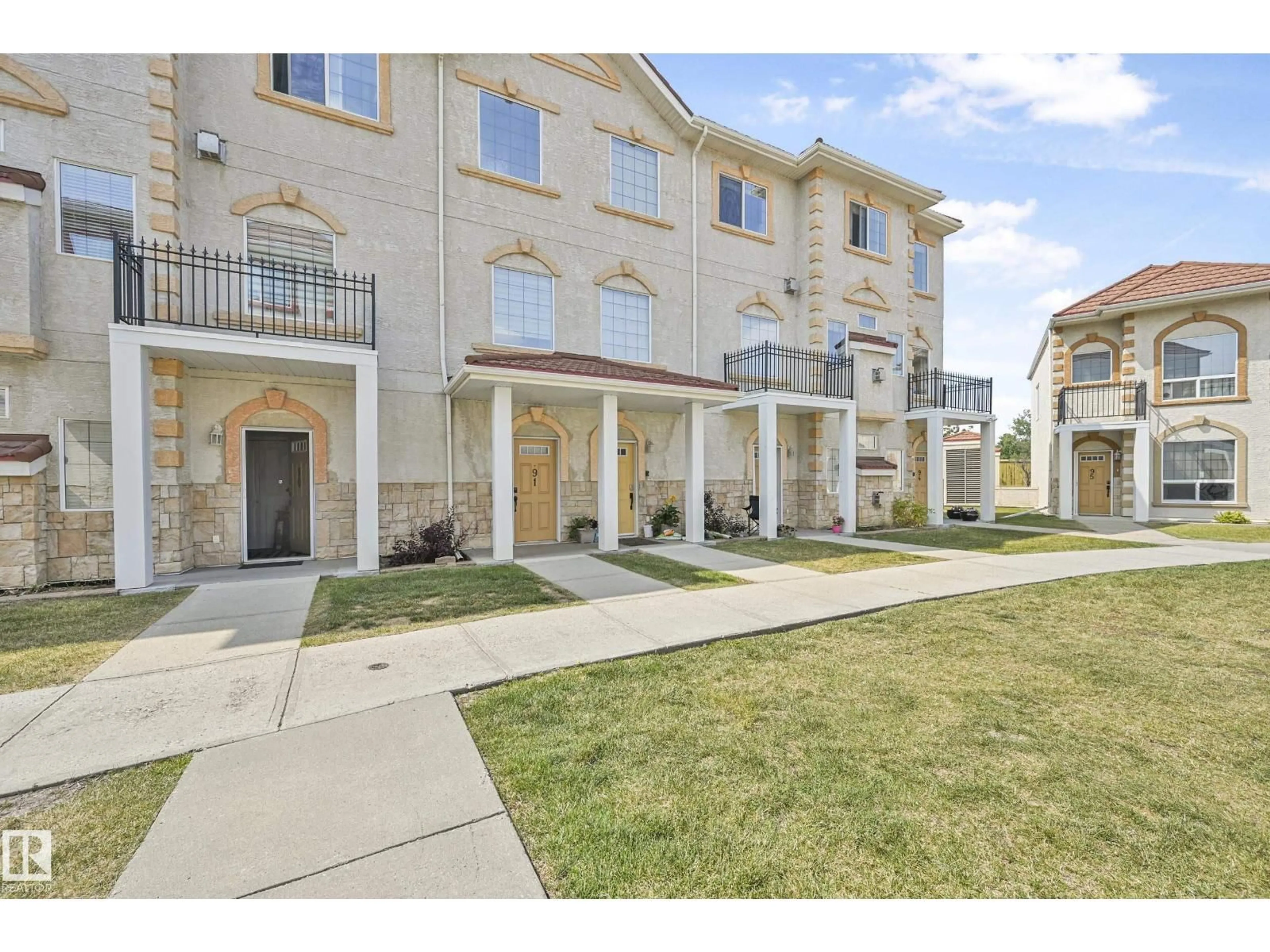 Patio, street for #91 - 13825 155 AVE, Edmonton Alberta T6V0B8