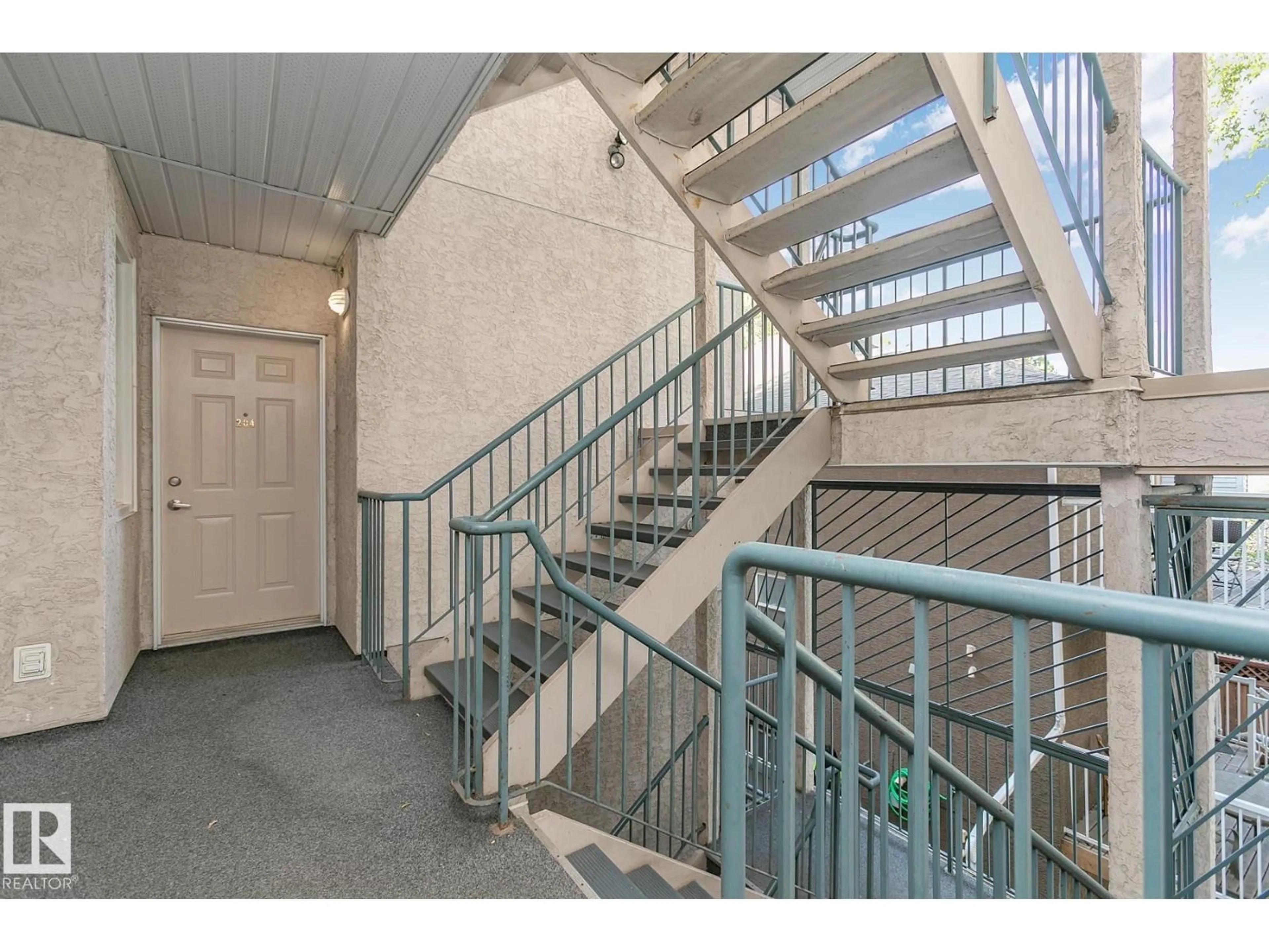 Indoor foyer for #204 - 8108 109 ST, Edmonton Alberta T6G2V7
