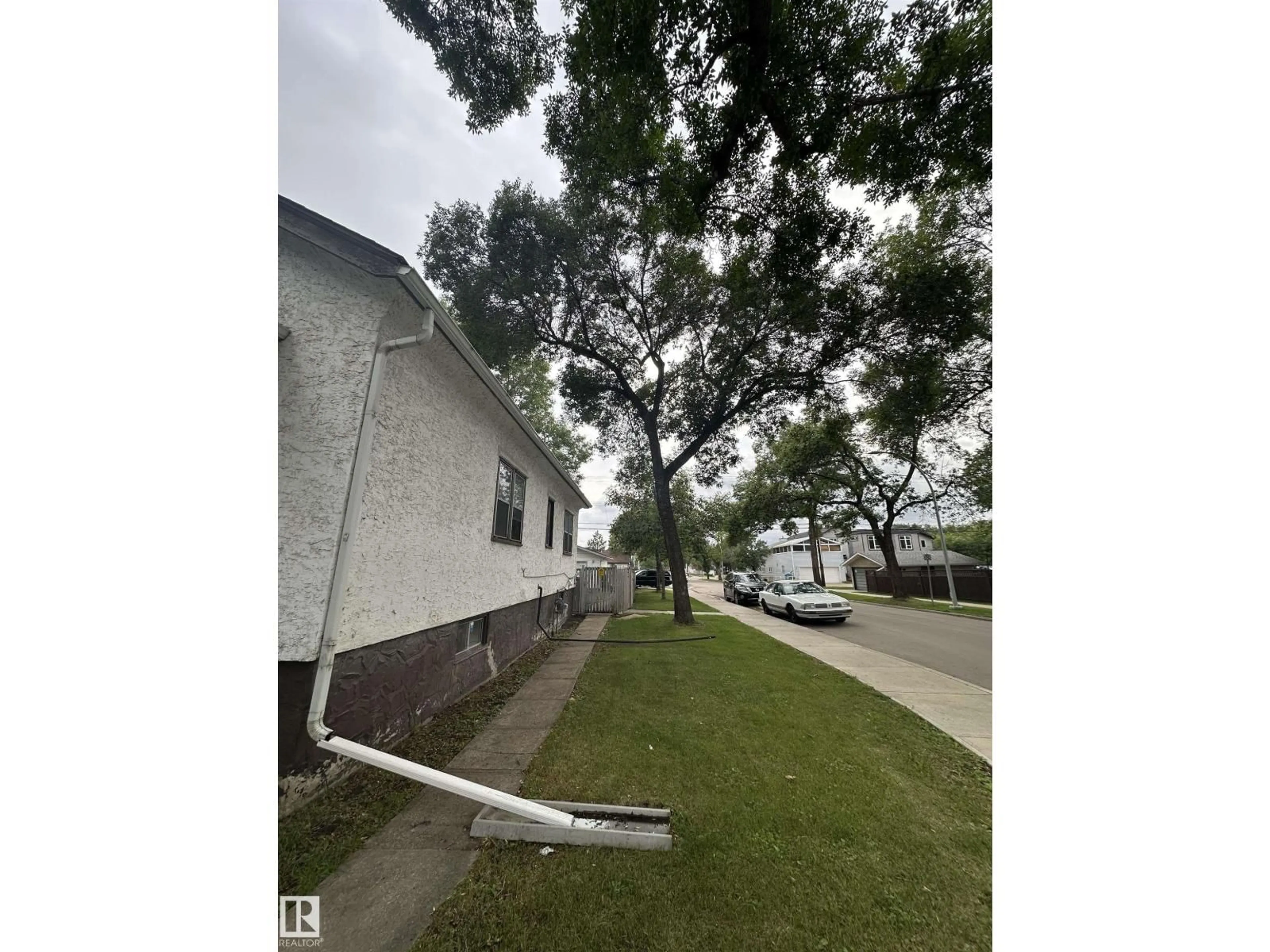Unknown for 11548 97 ST, Edmonton Alberta T5G1X8