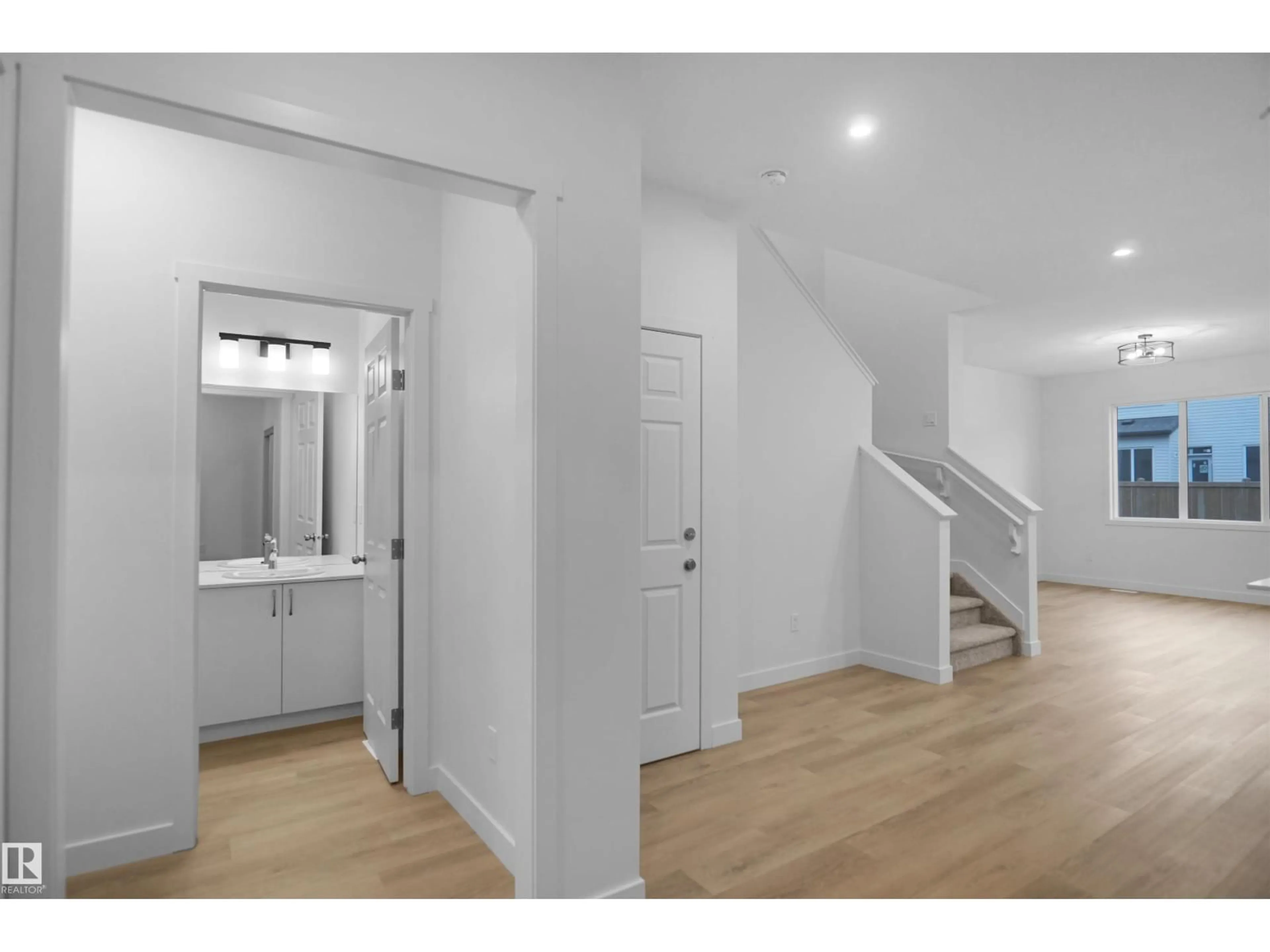 Indoor entryway for NW - 2017 209A ST, Edmonton Alberta T6M1P7