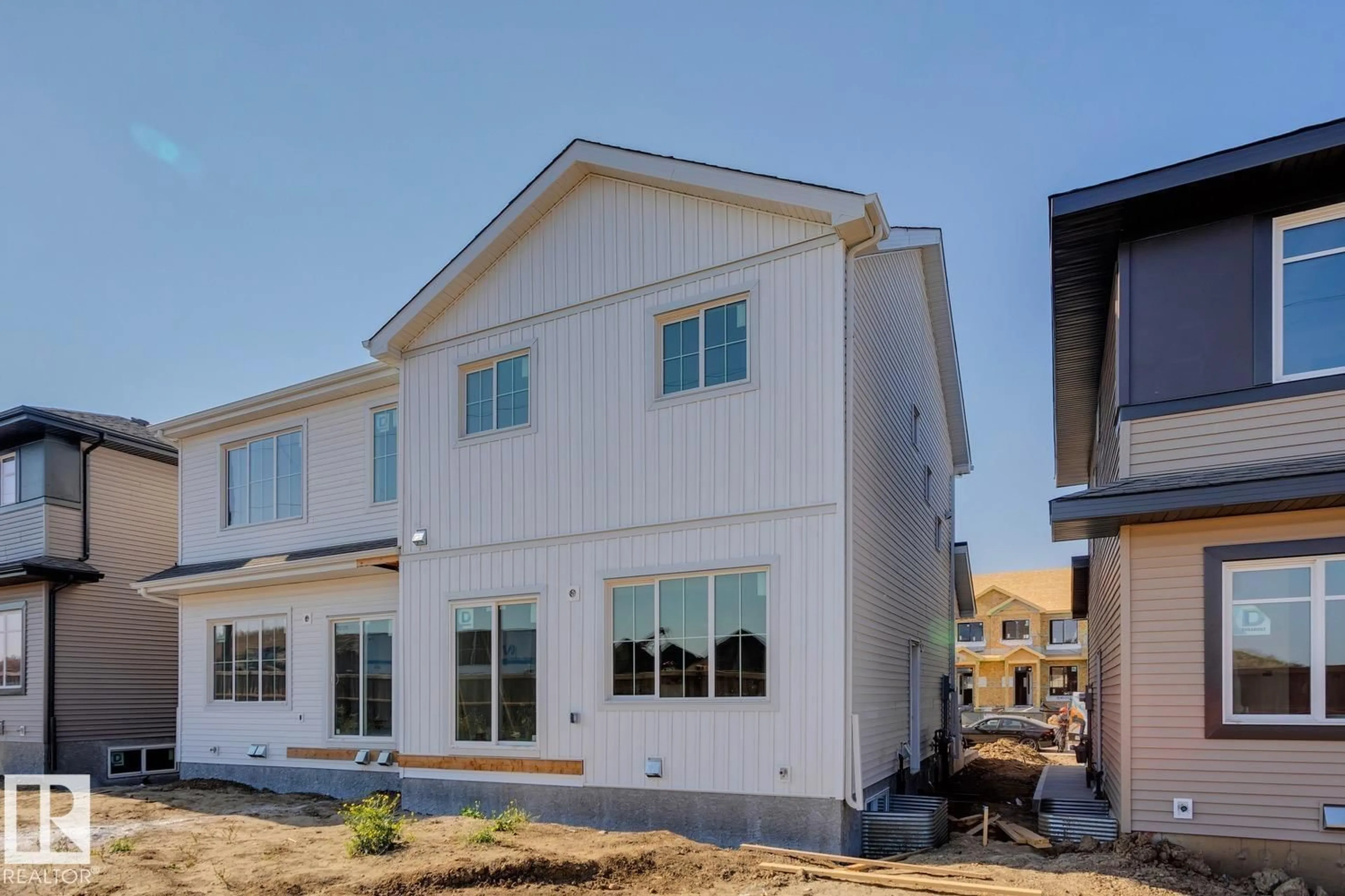 Home with vinyl exterior material, building for 407 26 ST, Edmonton Alberta T6X3E8