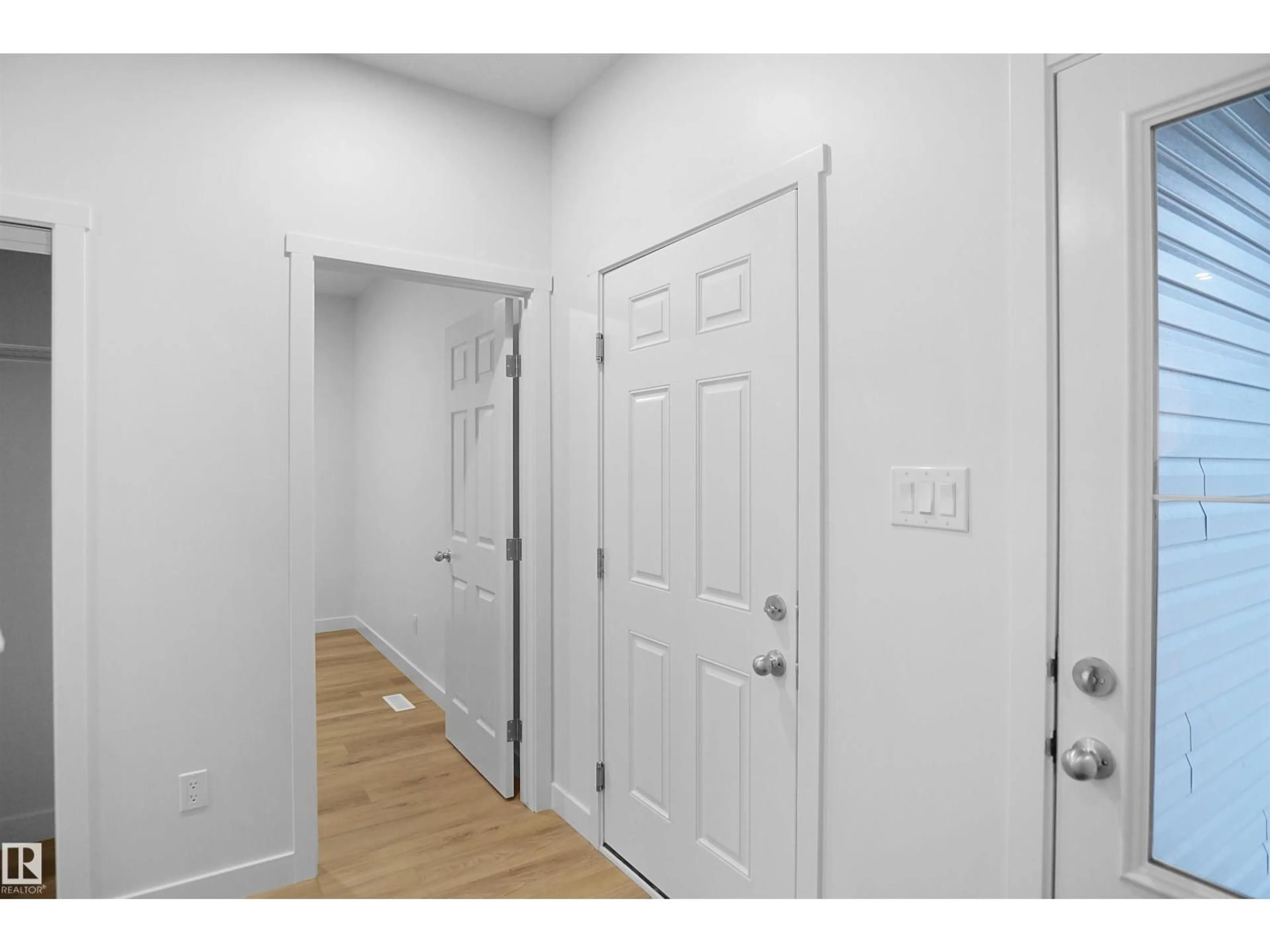 Indoor entryway for NW - 2021 209A ST, Edmonton Alberta T6M1P9