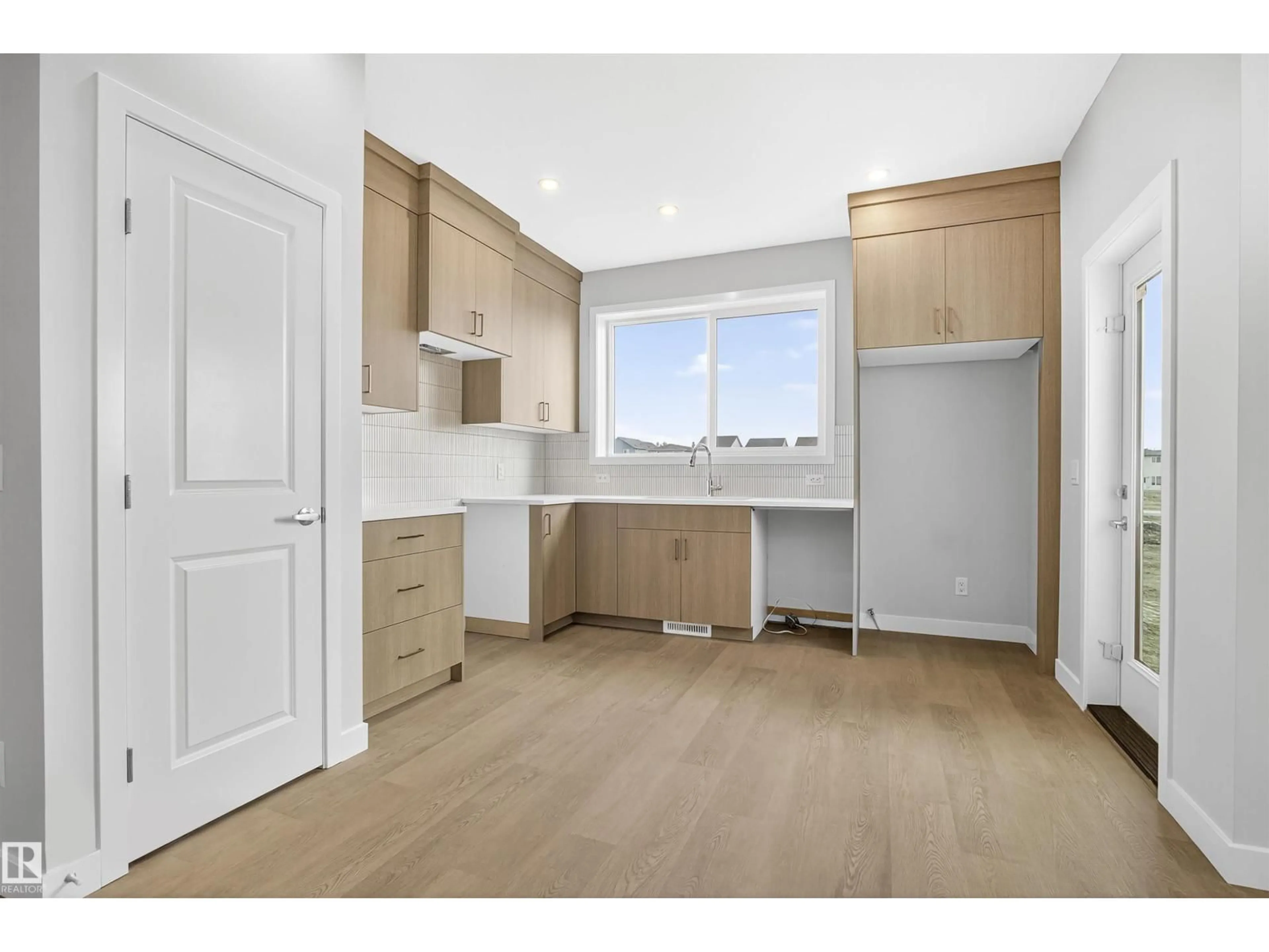 Unknown for 3727 ERLANGER DR, Edmonton Alberta T6M3G6
