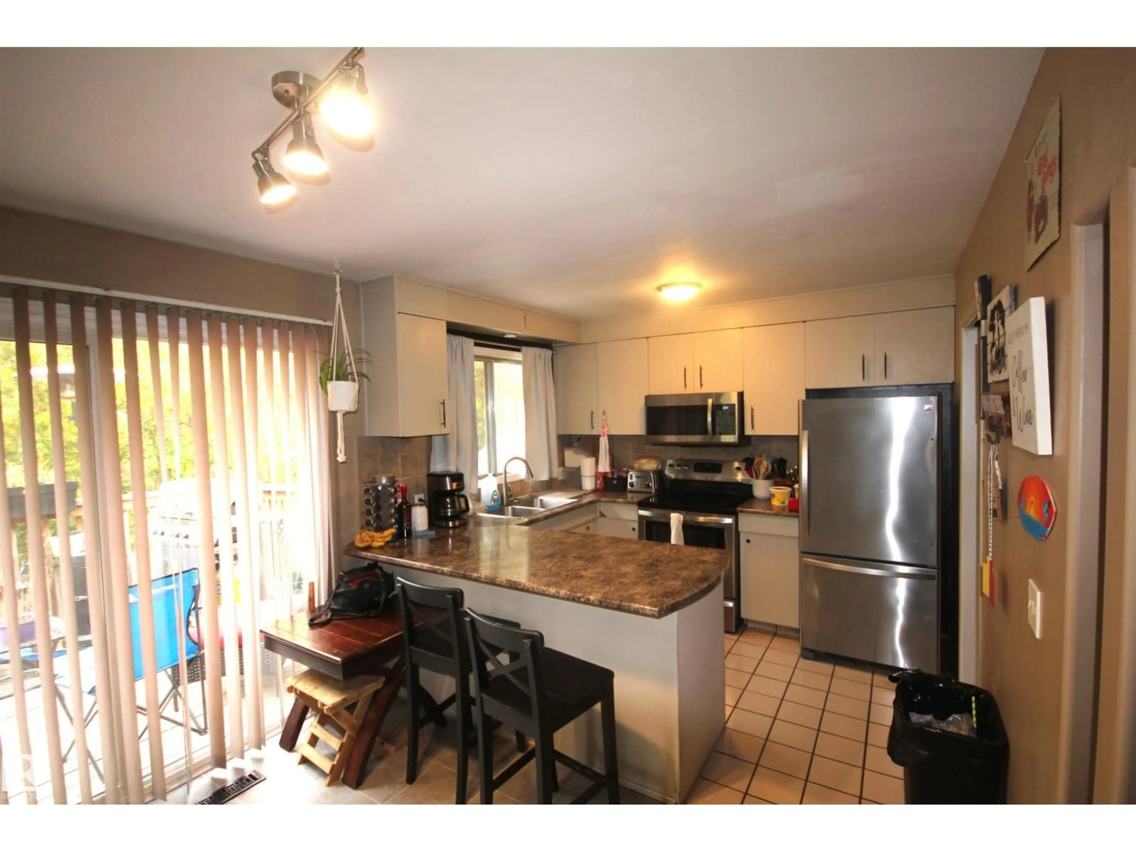 Open concept kitchen, unknown for 61 BEACON CR, St. Albert Alberta T8N0A4
