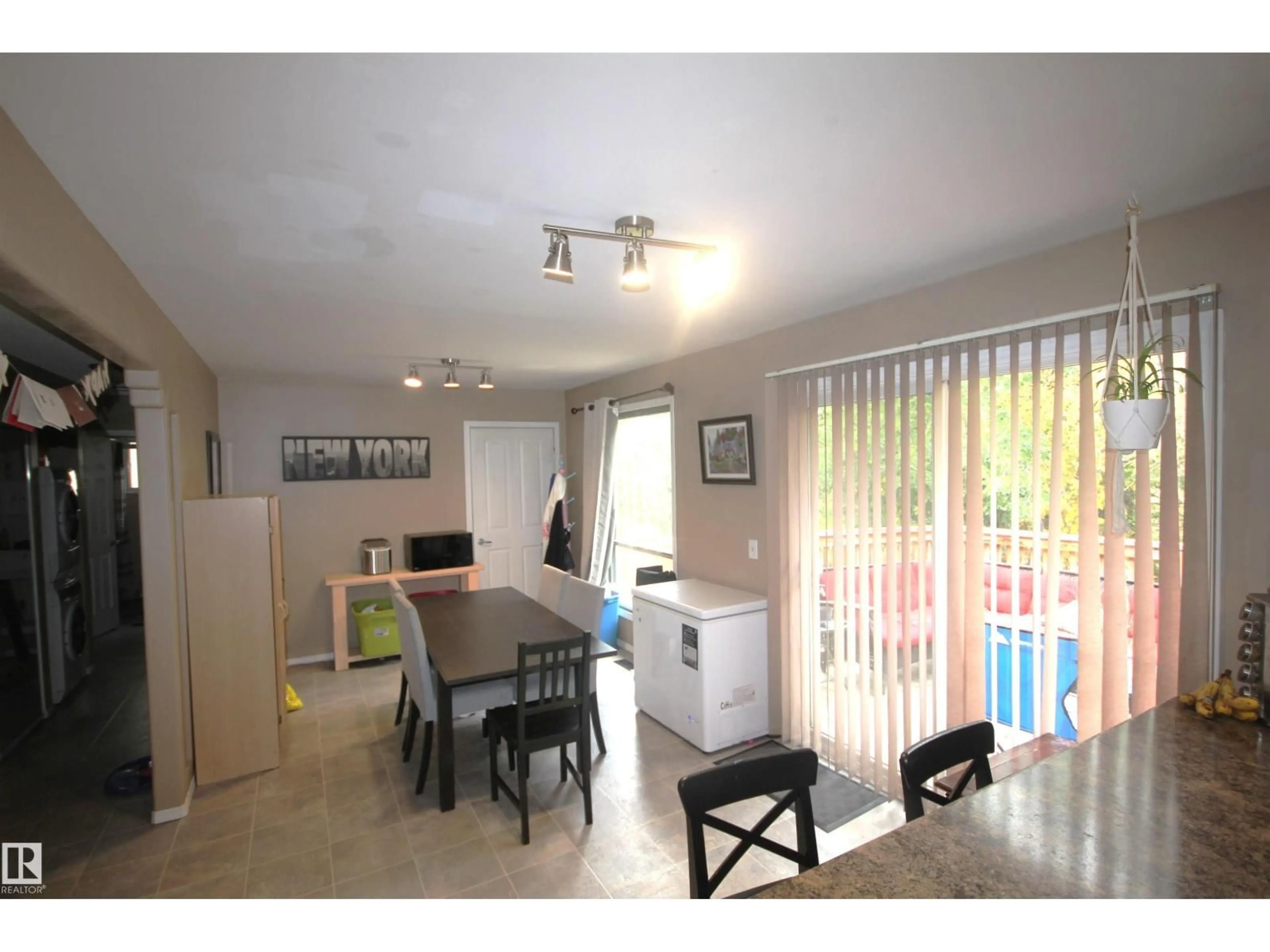 Dining room, unknown for 61 BEACON CR, St. Albert Alberta T8N0A4