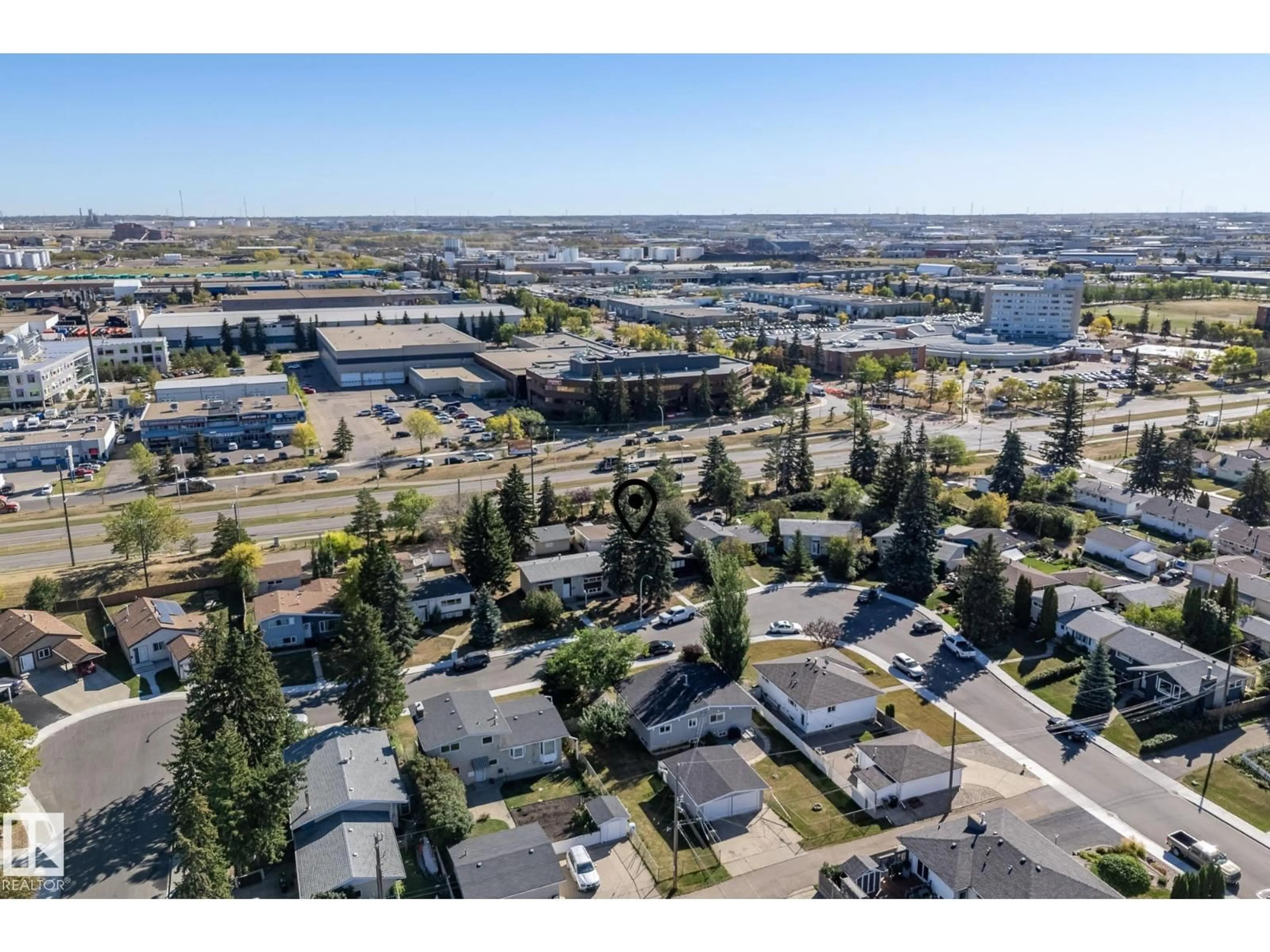 A pic from outside/outdoor area/front of a property/back of a property/a pic from drone, street for 9221 52 ST, Edmonton Alberta T6B1G3